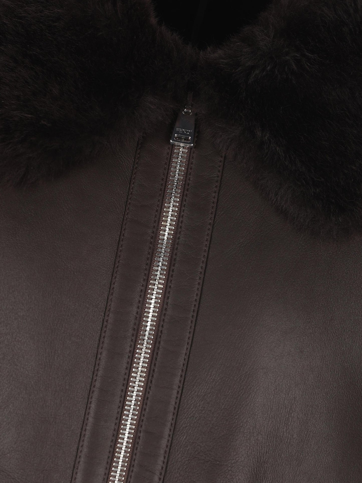 Gilet realizzato in montone. FM0294 ARG1F0DHP FENDI