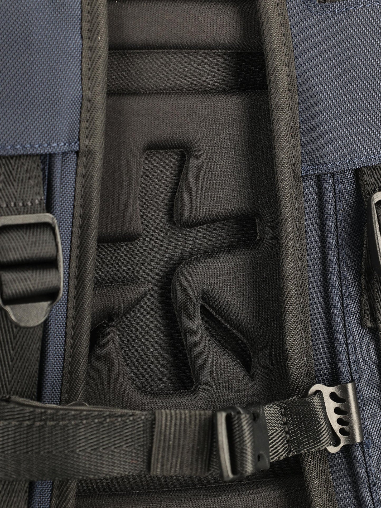 Zaino realizzato in poliammide e poliestere. VENTURA 2144 PREMIATA