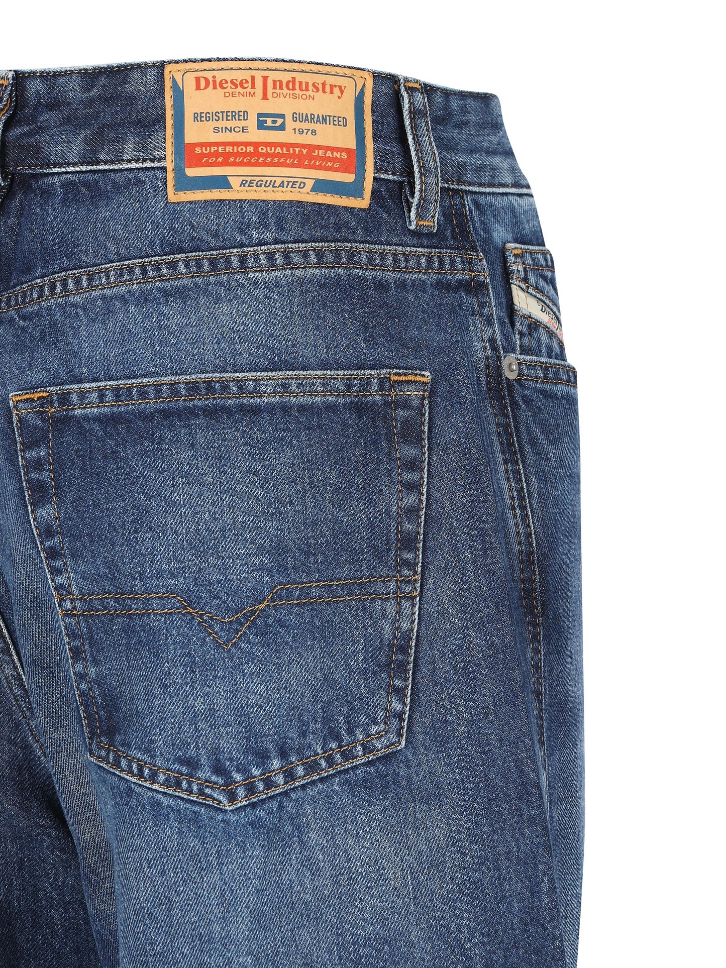 Jeans realizzati in cotone. A06925 09I2701 DIESEL