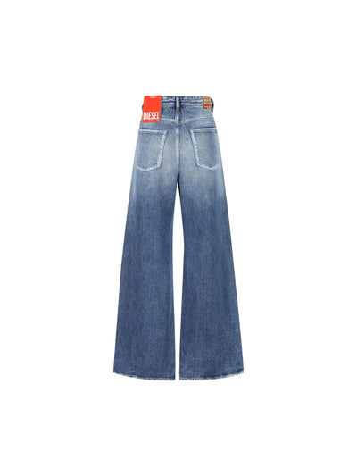 Jeans realizzati in cotone e lyocell. A06925 09L4801 DIESEL