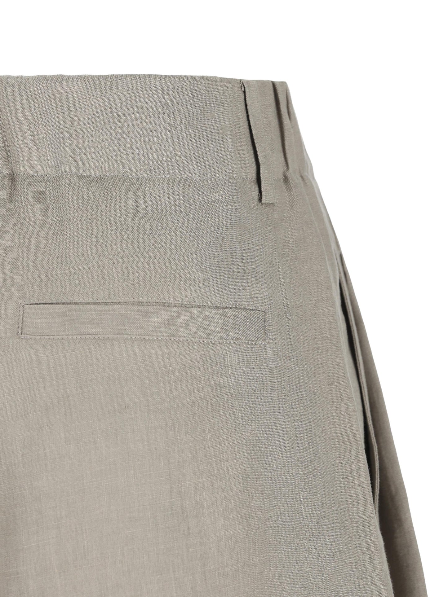Shorts realizzati in lino. MA698DV499 C1063 BRUNELLO CUCINELLI