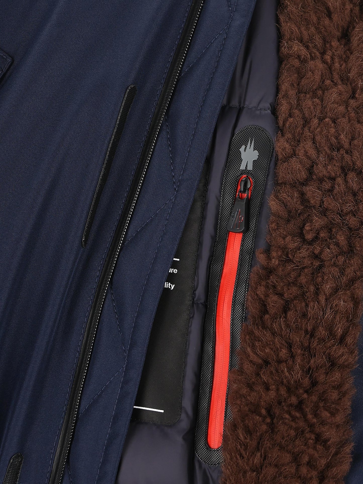 Giacca realizzata in poliestere. M1C00001 597MO777 MONCLER GRENOBLE