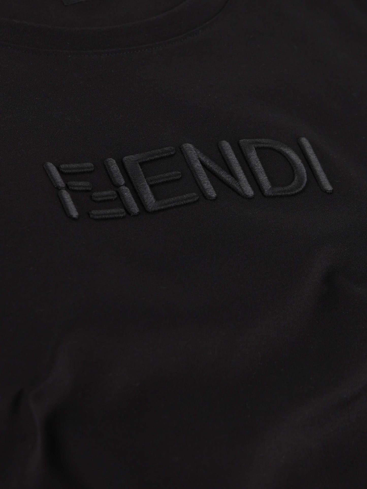 T-Shirt realizzata in cotone. FY1319 AY0GF0QA1 FENDI