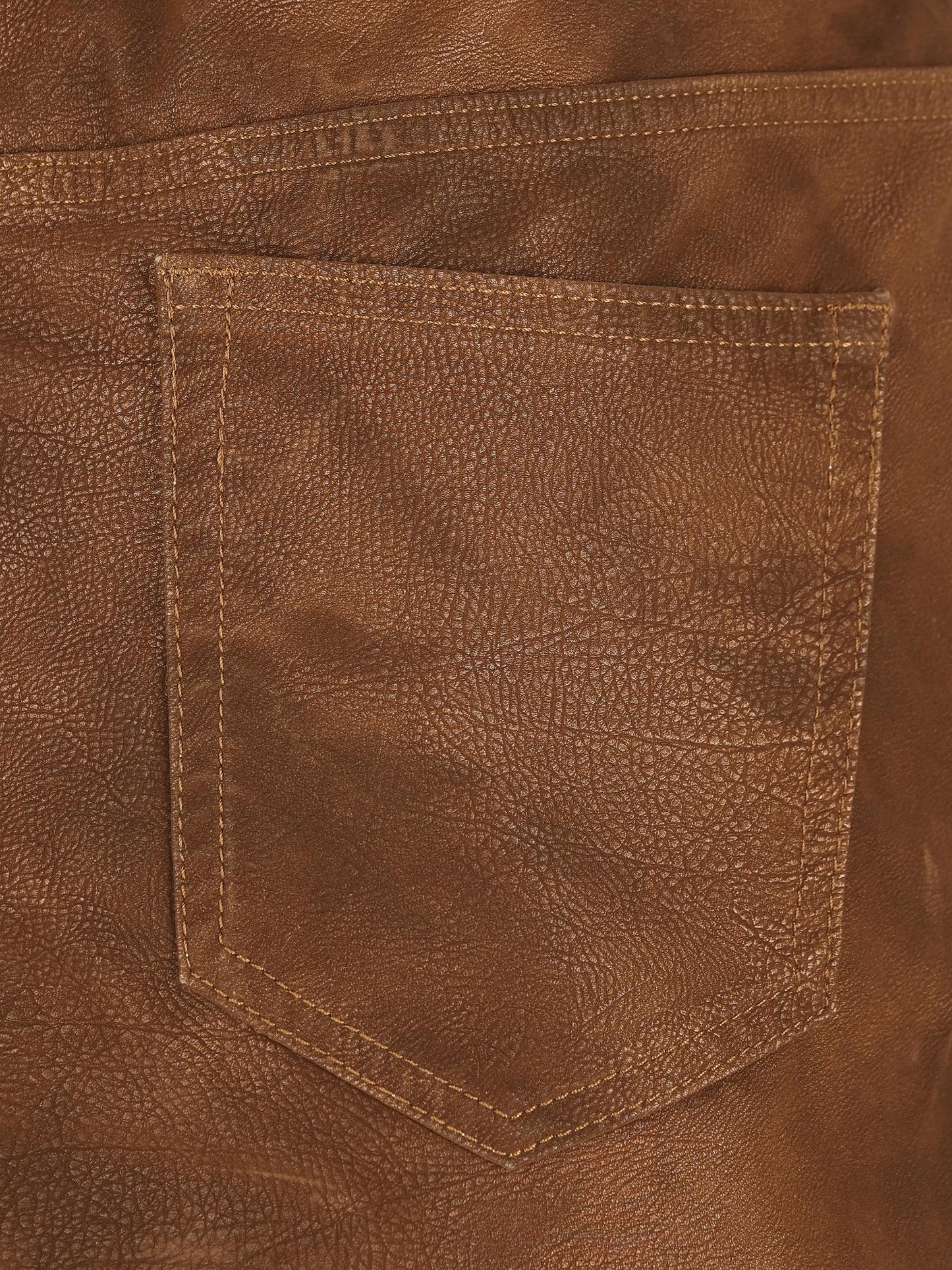 Mini gonna realizzata in poliuretano. 25AJU0363FA-C3B01E 50TO ISABEL MARANT ETOILE