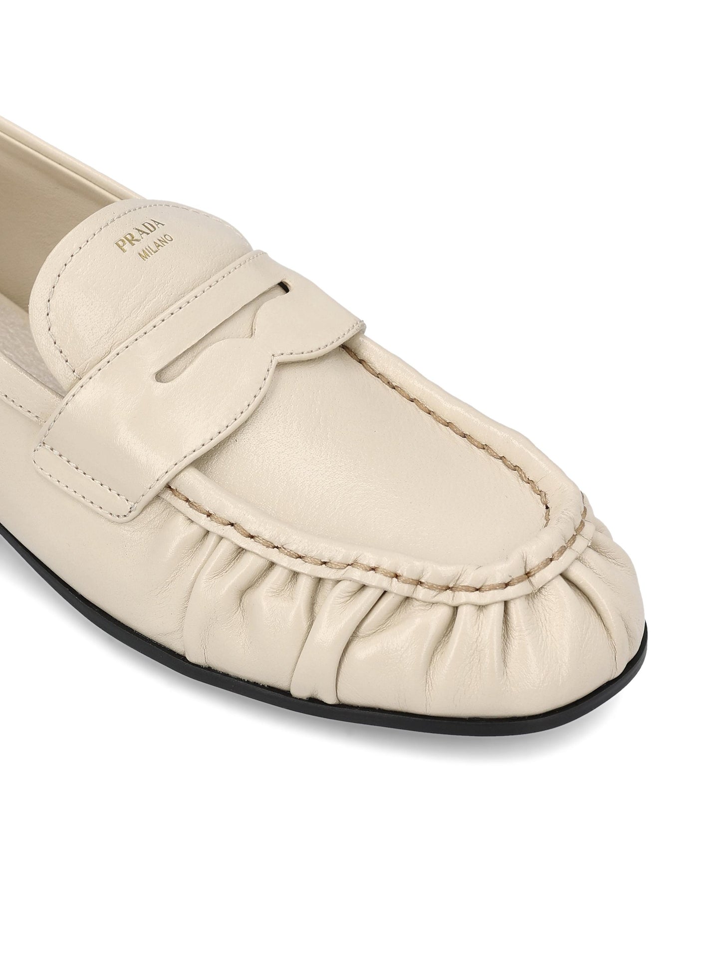 Mocassini realizzati in pelle scamosciata. 1D175O 007F0304 PRADA