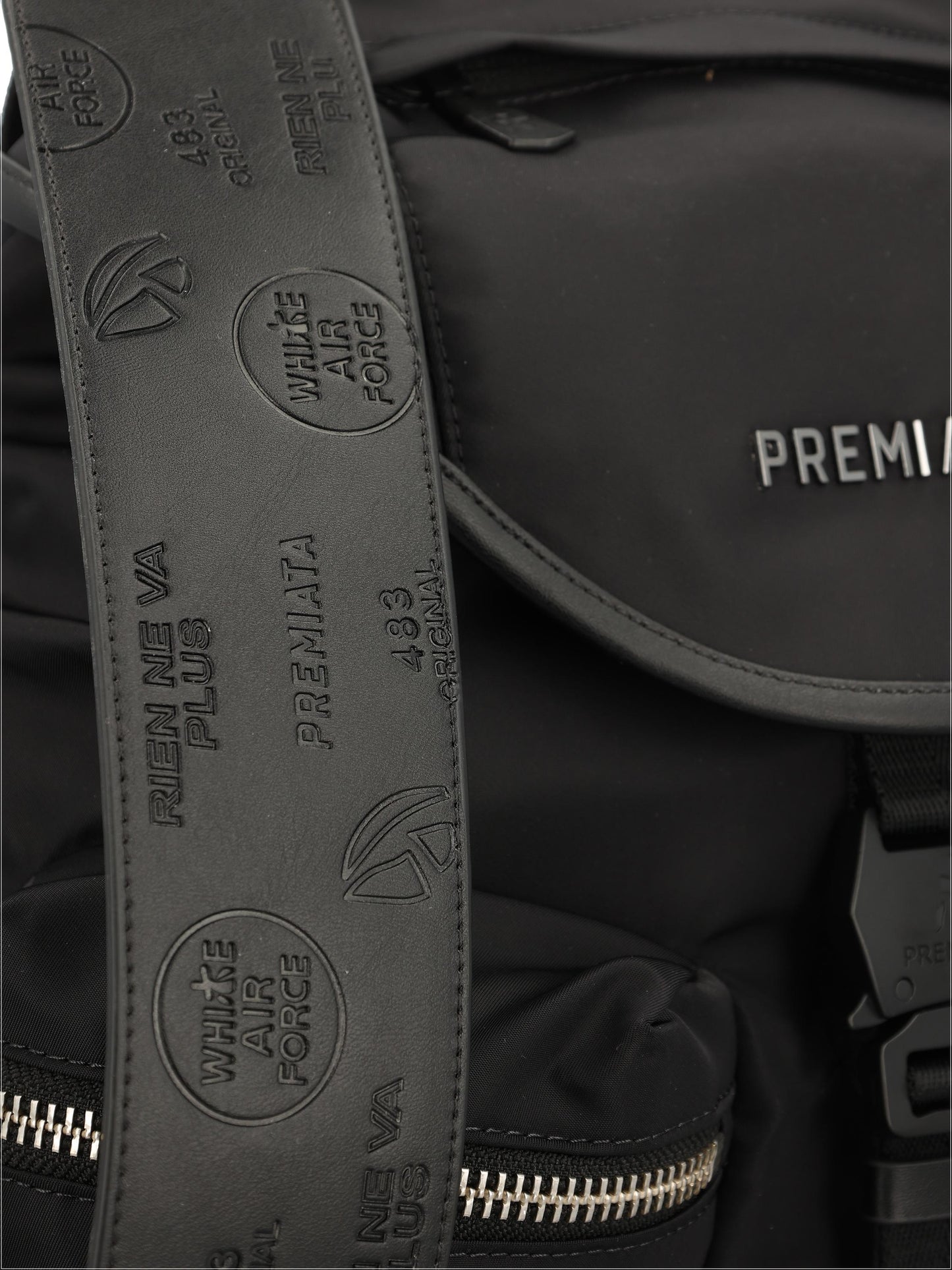 Zaino realizzato in tessuto. LYN 2154 PREMIATA