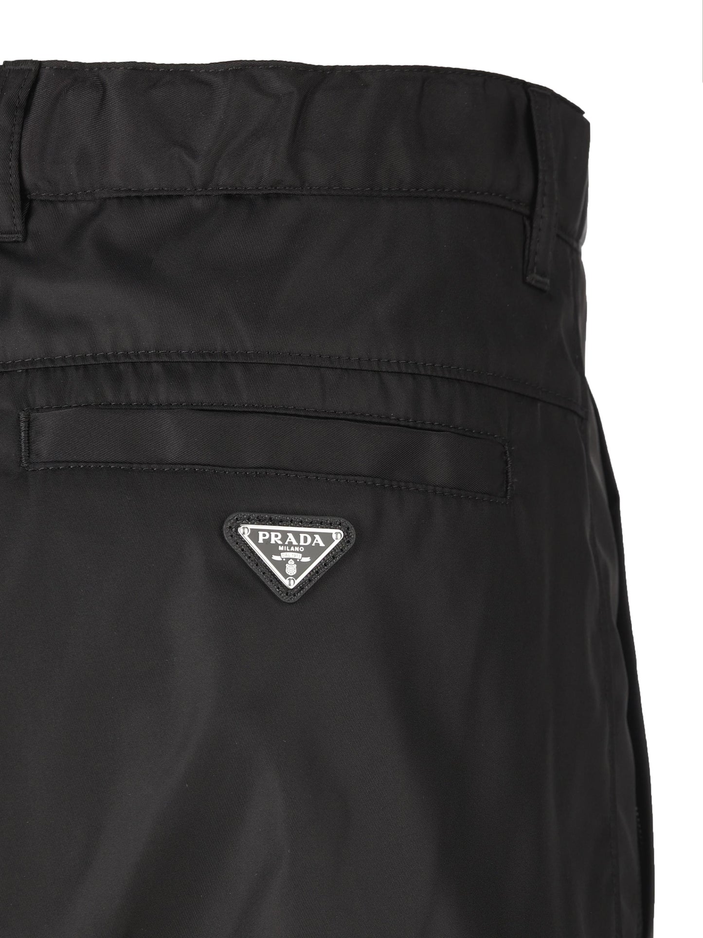 Pantaloni realizzati in poliammide riciclata. SPH66 1WQ8F0002 PRADA