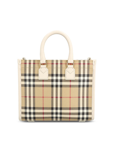 Borsa realizzata in poliuretano. 8125134 B7348 BURBERRY