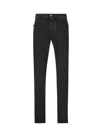 Pantaloni realizzati in cotone di colore nero, con patch sul retro. UQE04 P0003644D JACOB COHËN 