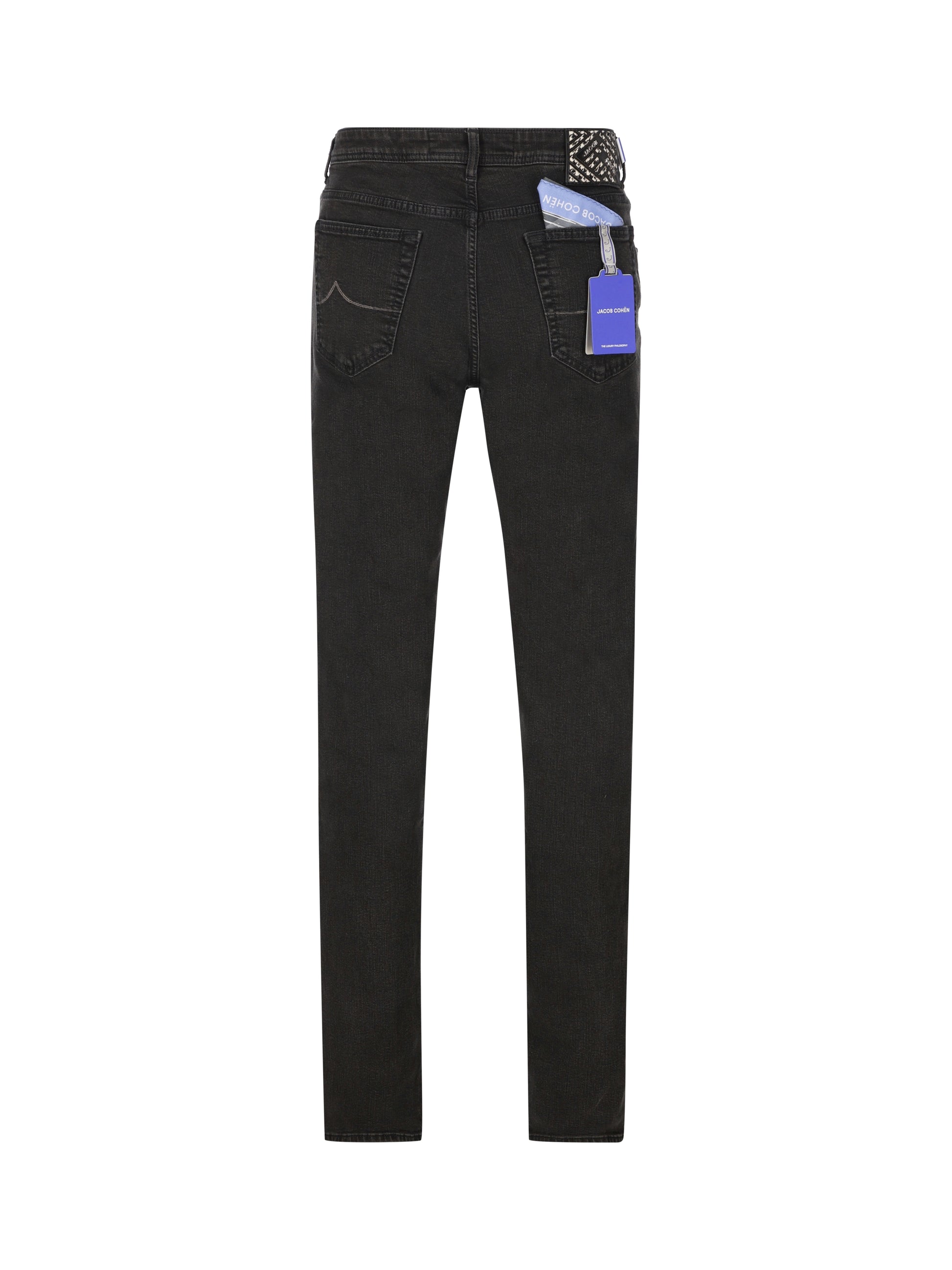 Pantaloni realizzati in cotone di colore nero, con patch sul retro. UQE04 P0003644D JACOB COHËN 