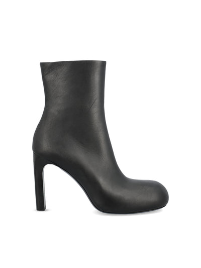 Stivali realizzati in pelle. 844897 WBDH51081 BALENCIAGA 