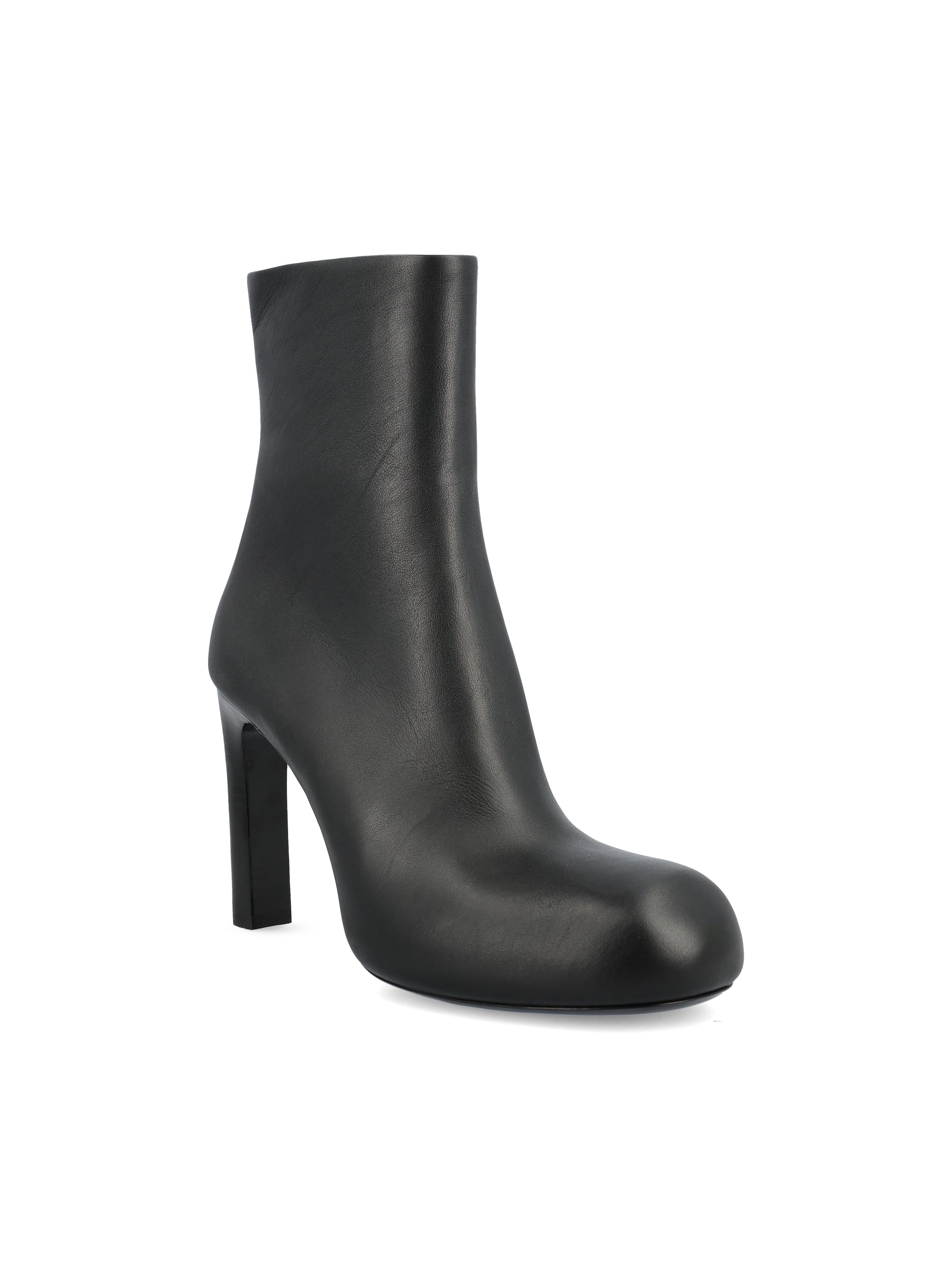 Stivali realizzati in pelle. 844897 WBDH51081 BALENCIAGA 