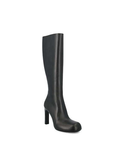 Stivale realizzato in pelle di vitello. 844899 WBDH51081 BALENCIAGA 