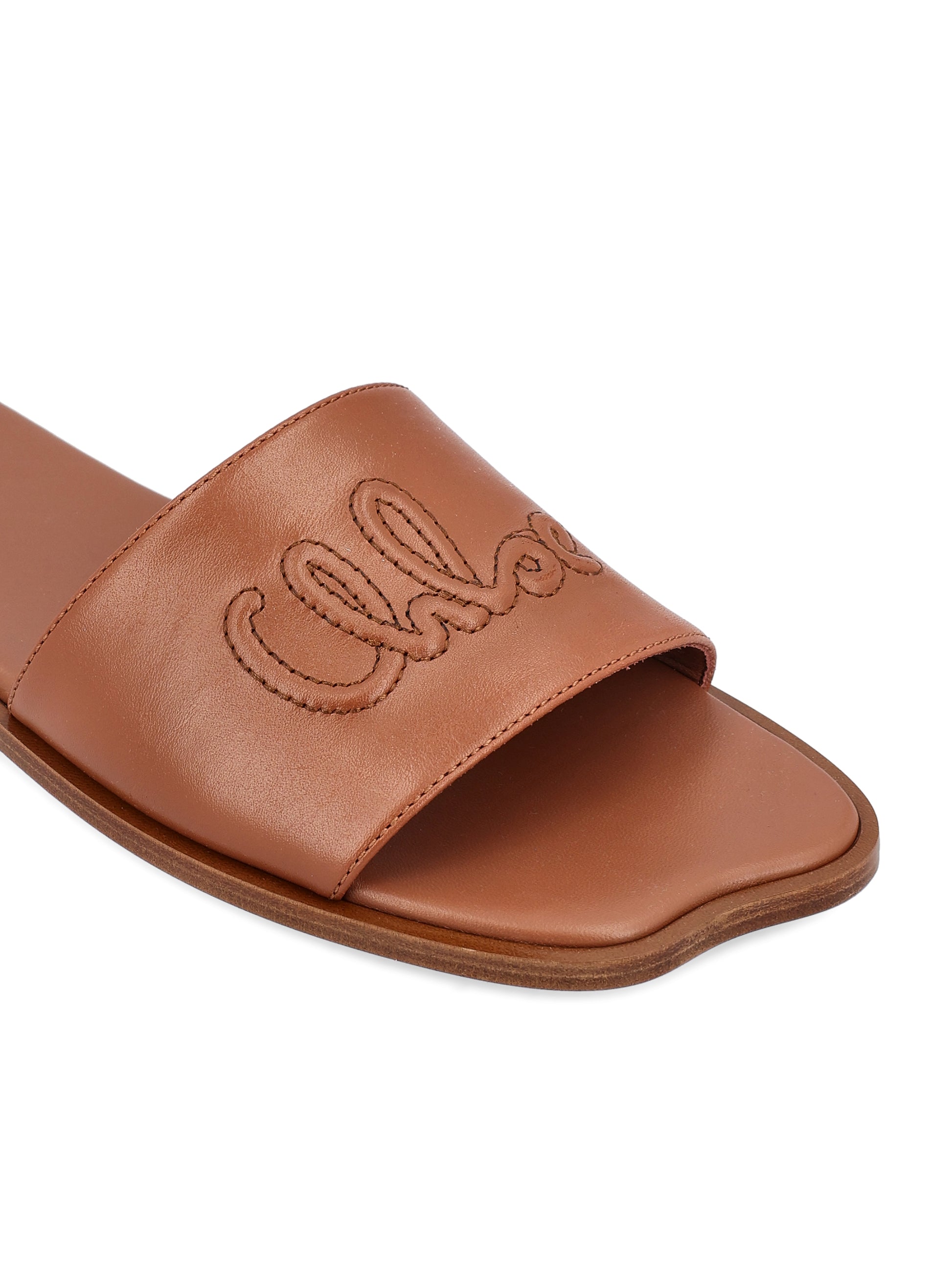 Sandali realizzati in pelle. CH25A12LPI 27T CHLOE' 