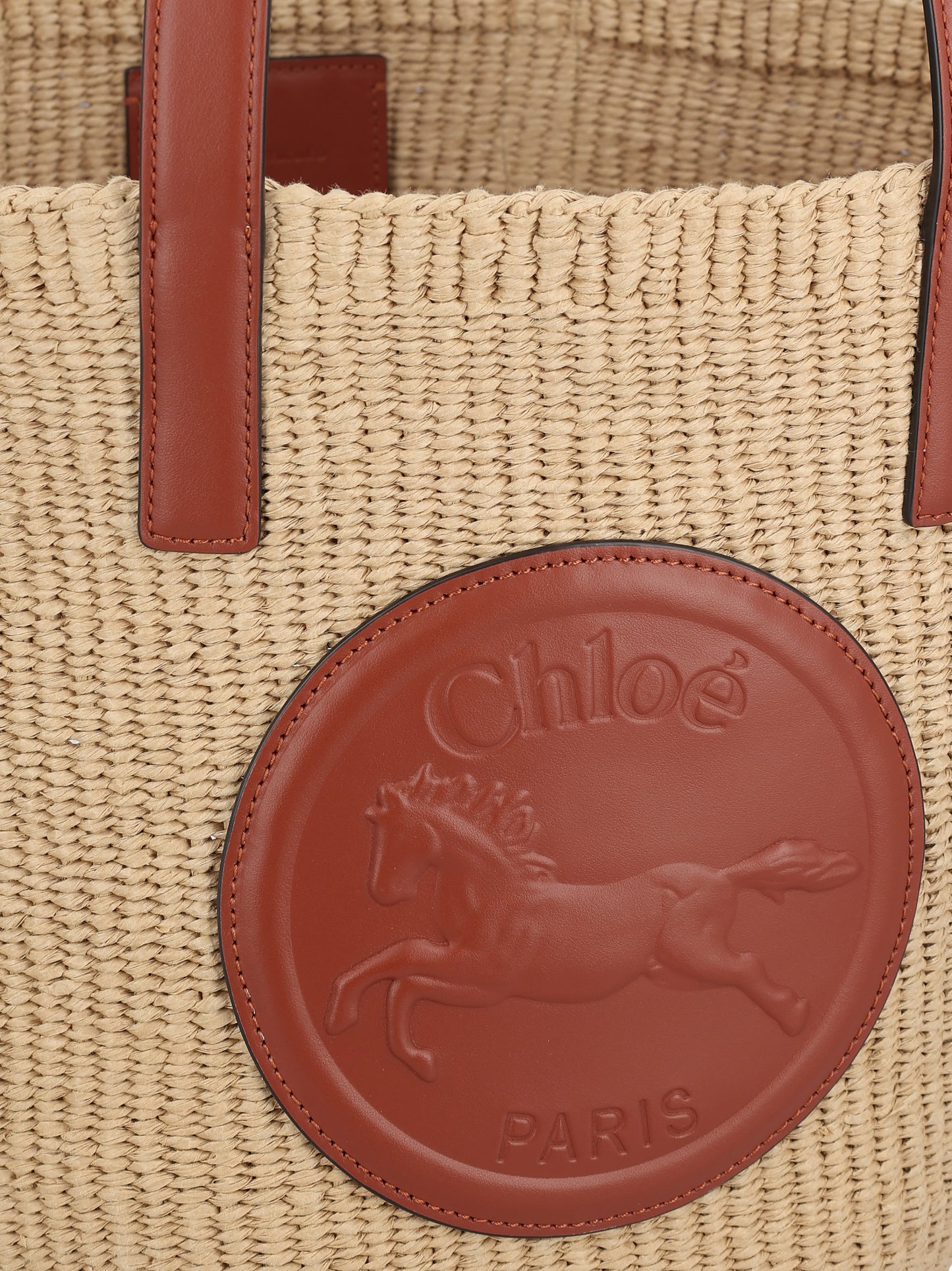 Borsa realizzata in carta equo-solidale. CHC25SS591O82 27S CHLOE' 