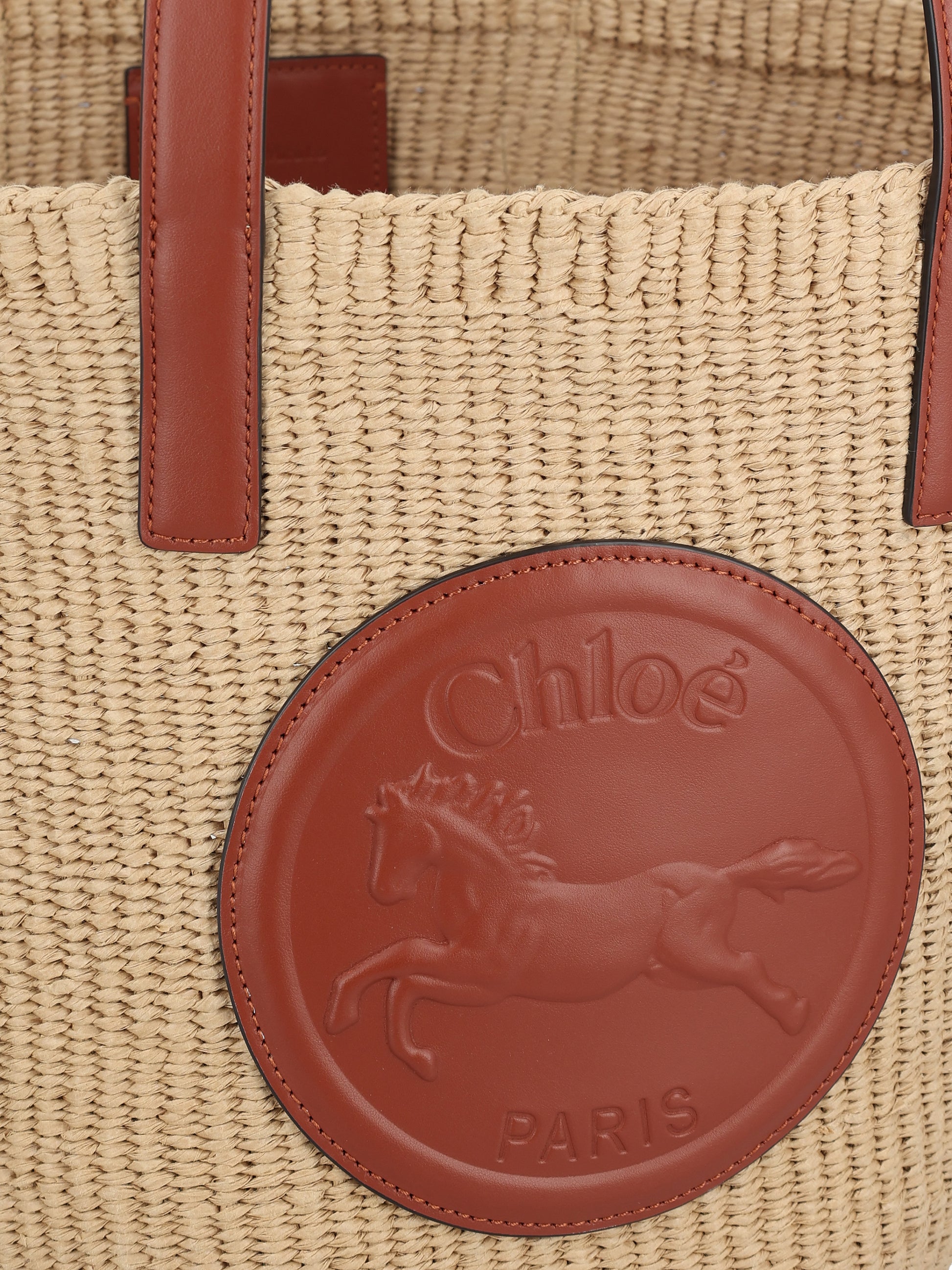 Borsa realizzata in carta equo-solidale. CHC25SS591O82 27S CHLOE' 