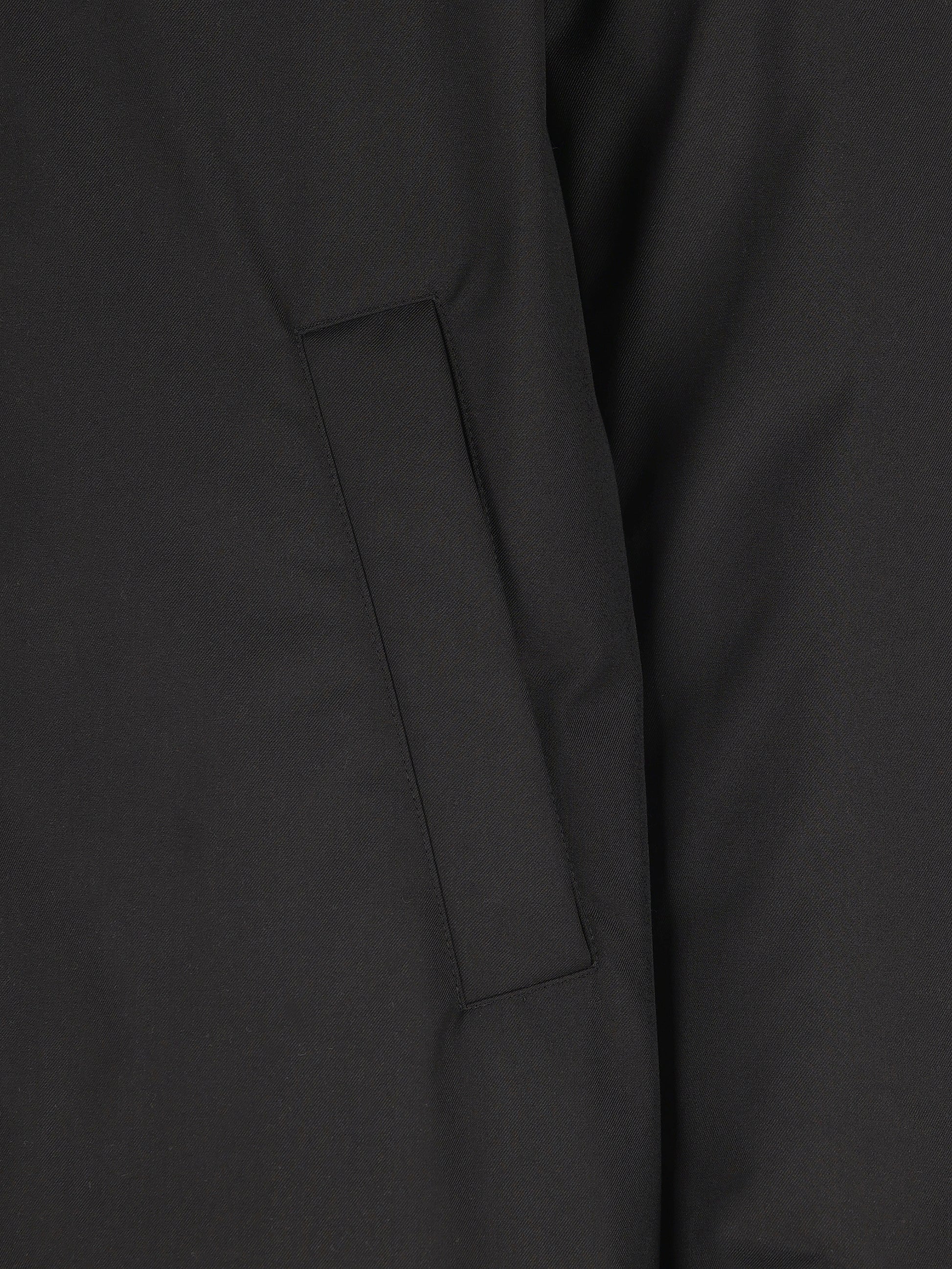 Giacca realizzata in poliestere. PI001155U 126389300 HERNO 