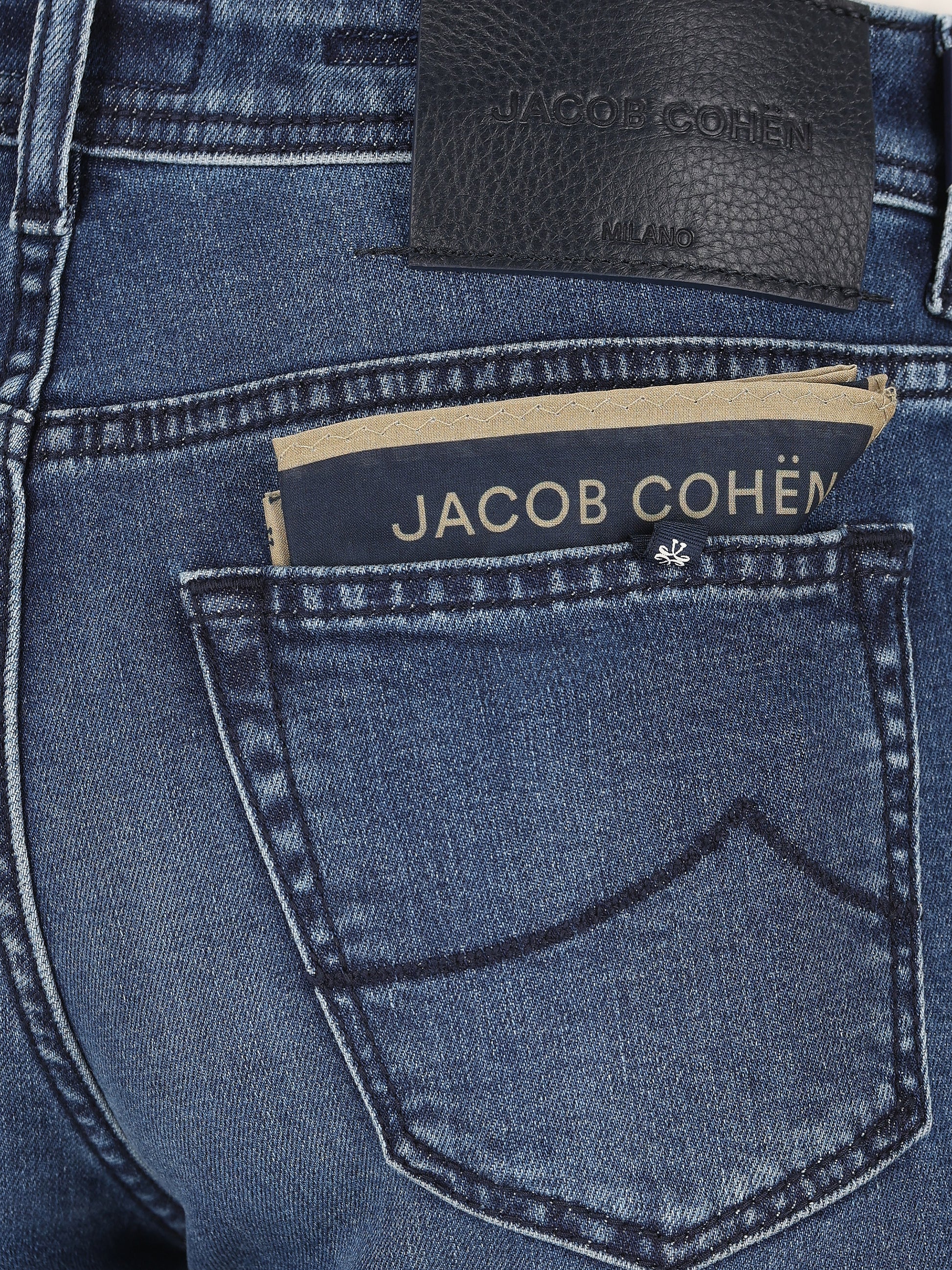 Jeans realizzati in cotone. QM004053 S4075V1200D JACOB COHËN 