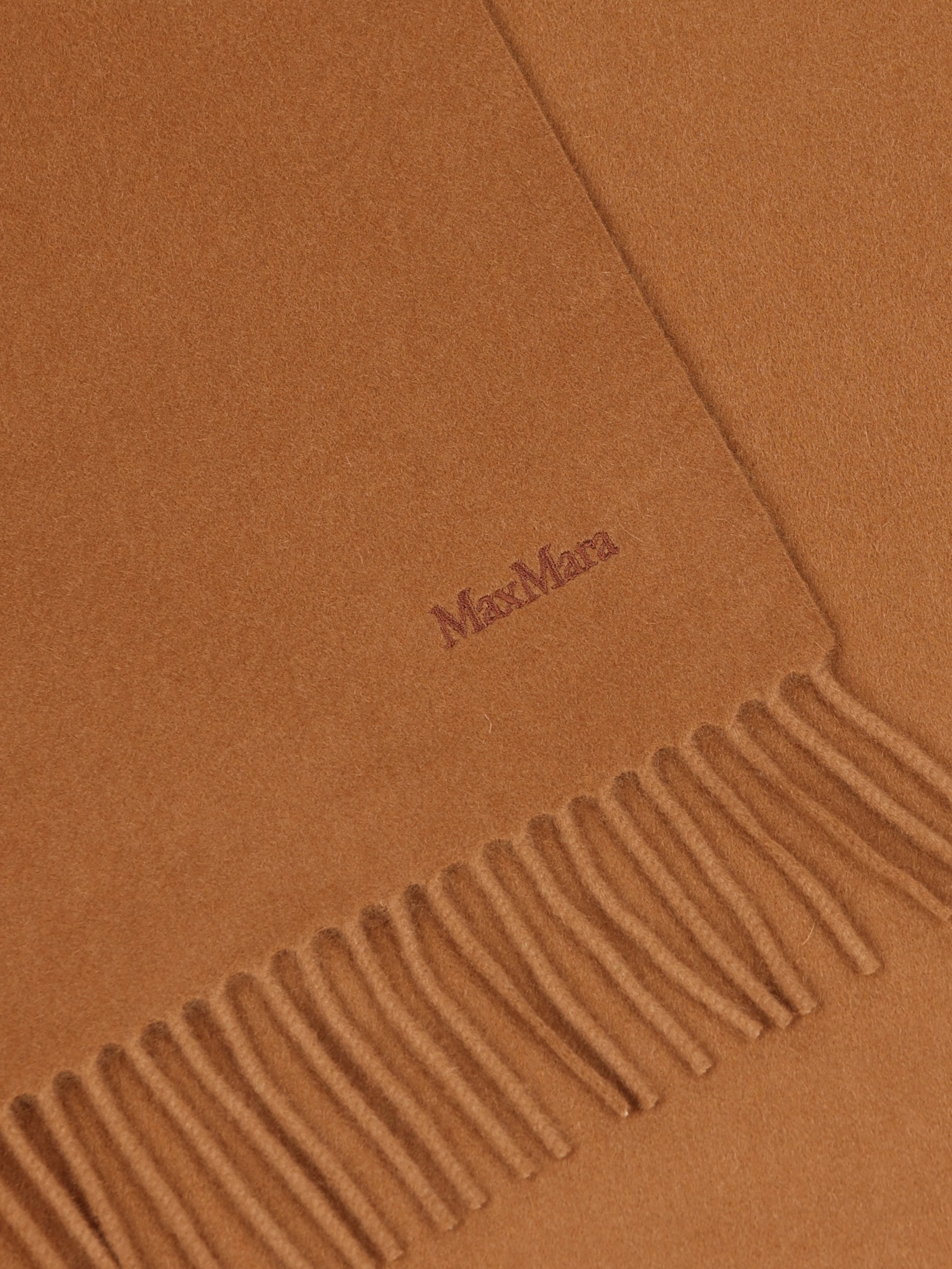Sciarpa realizzata in cashmere. 2524546332600 009 MAX MARA 