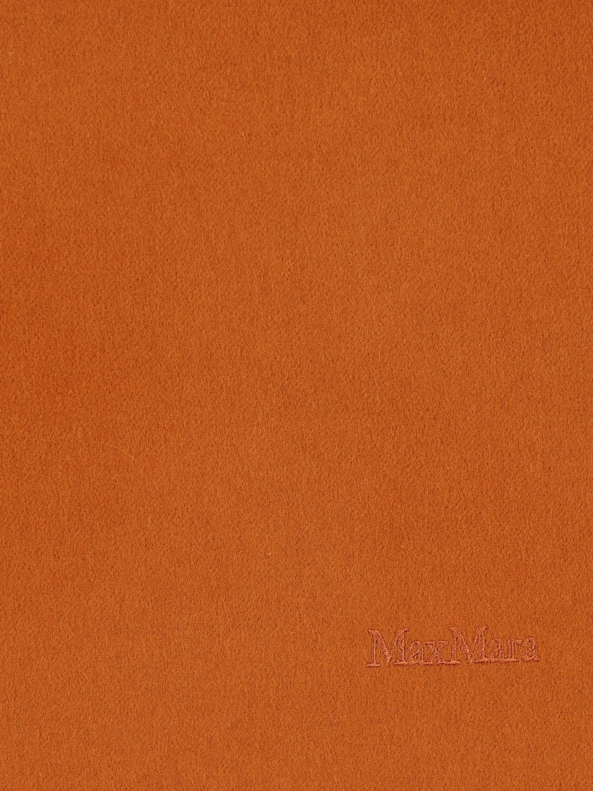 Sciarpa realizzata in cashmere. 2524546332600 042 MAX MARA 