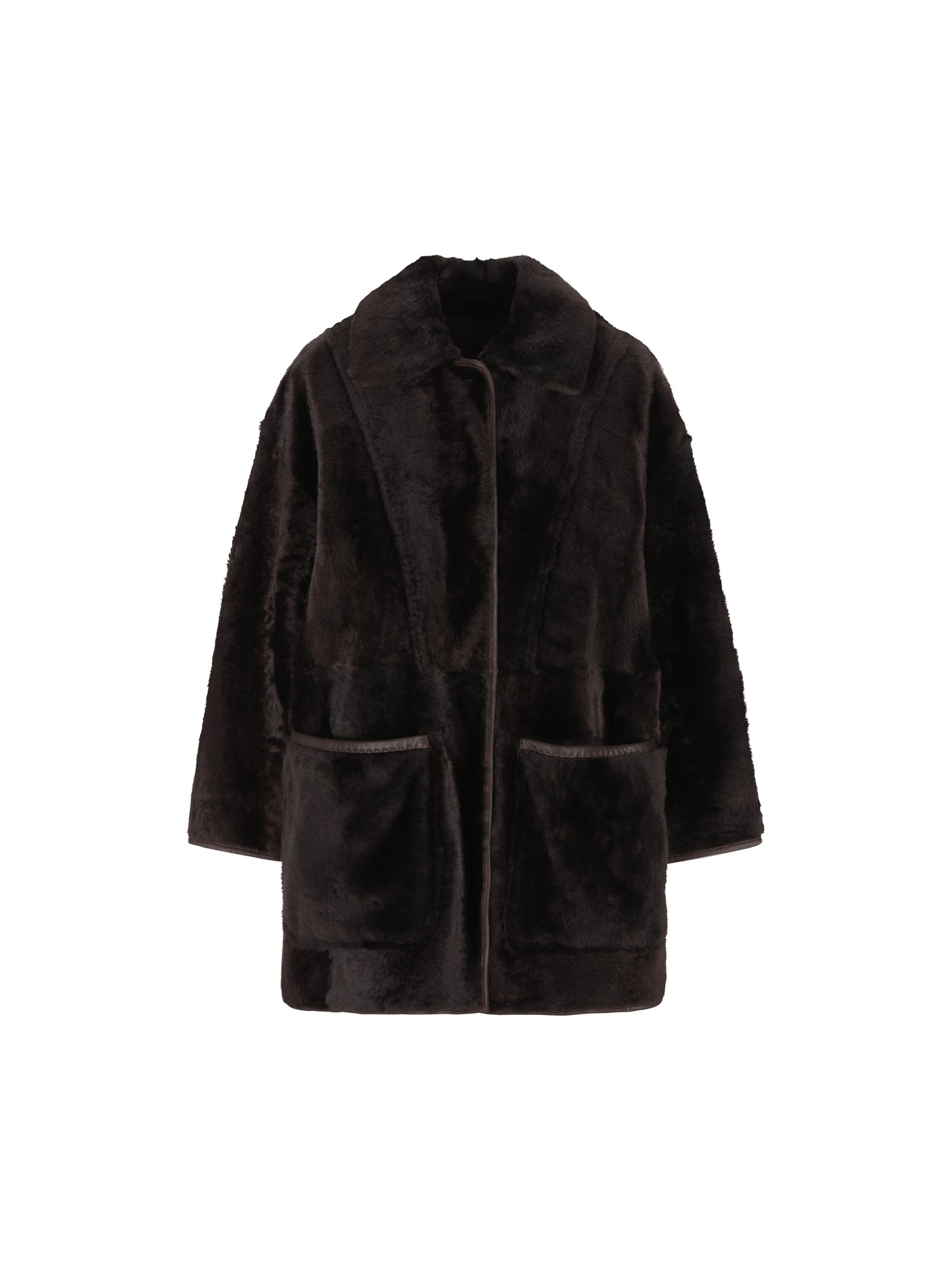 Cappotto realizzato in montone. 2521416015600 002 MAX MARA - ATELIER 