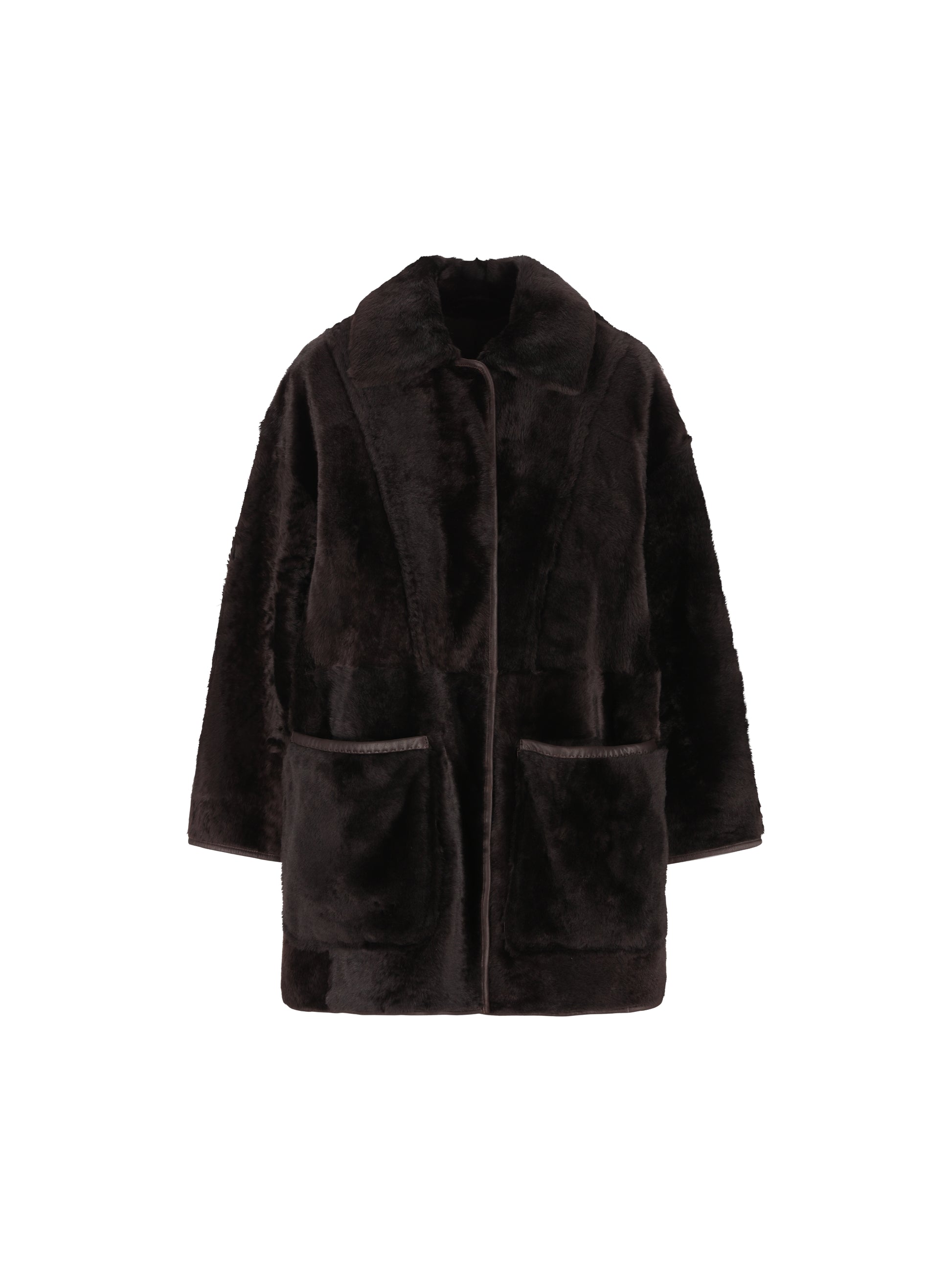Cappotto realizzato in montone. 2521416015600 002 MAX MARA - ATELIER 