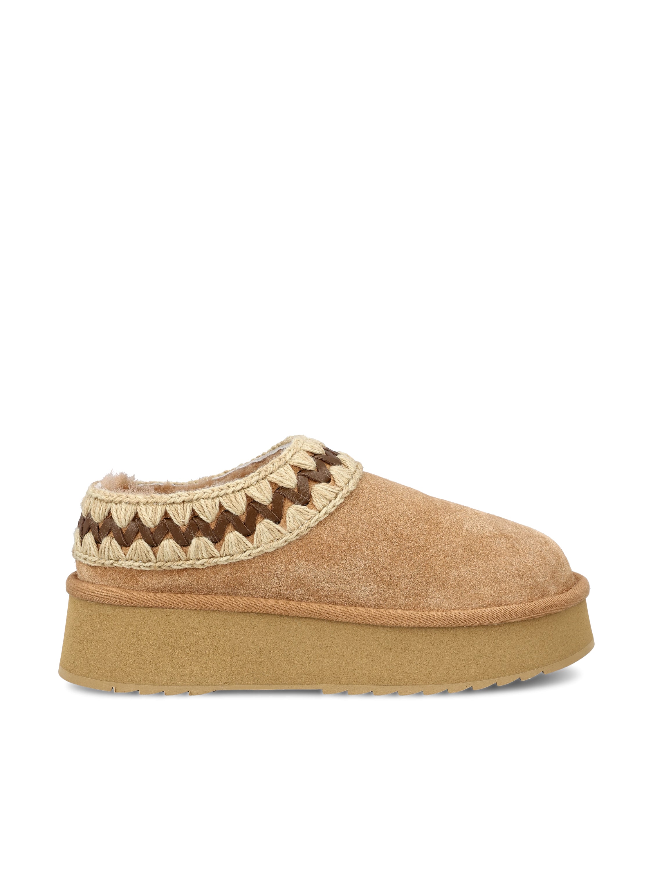 Sabot realizzati in camoscio. FW681009A SAV MOU 
