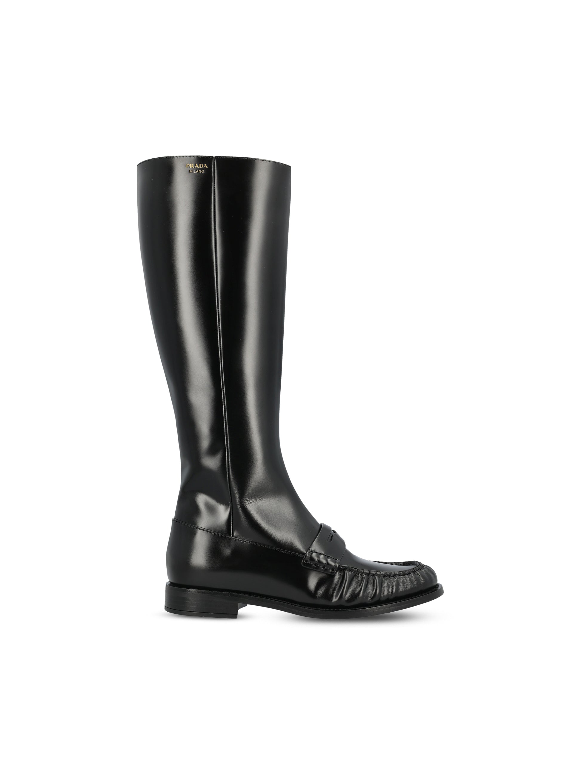 Stivali realizzati in pelle di vitello. 1W201O P39F0002 PRADA 