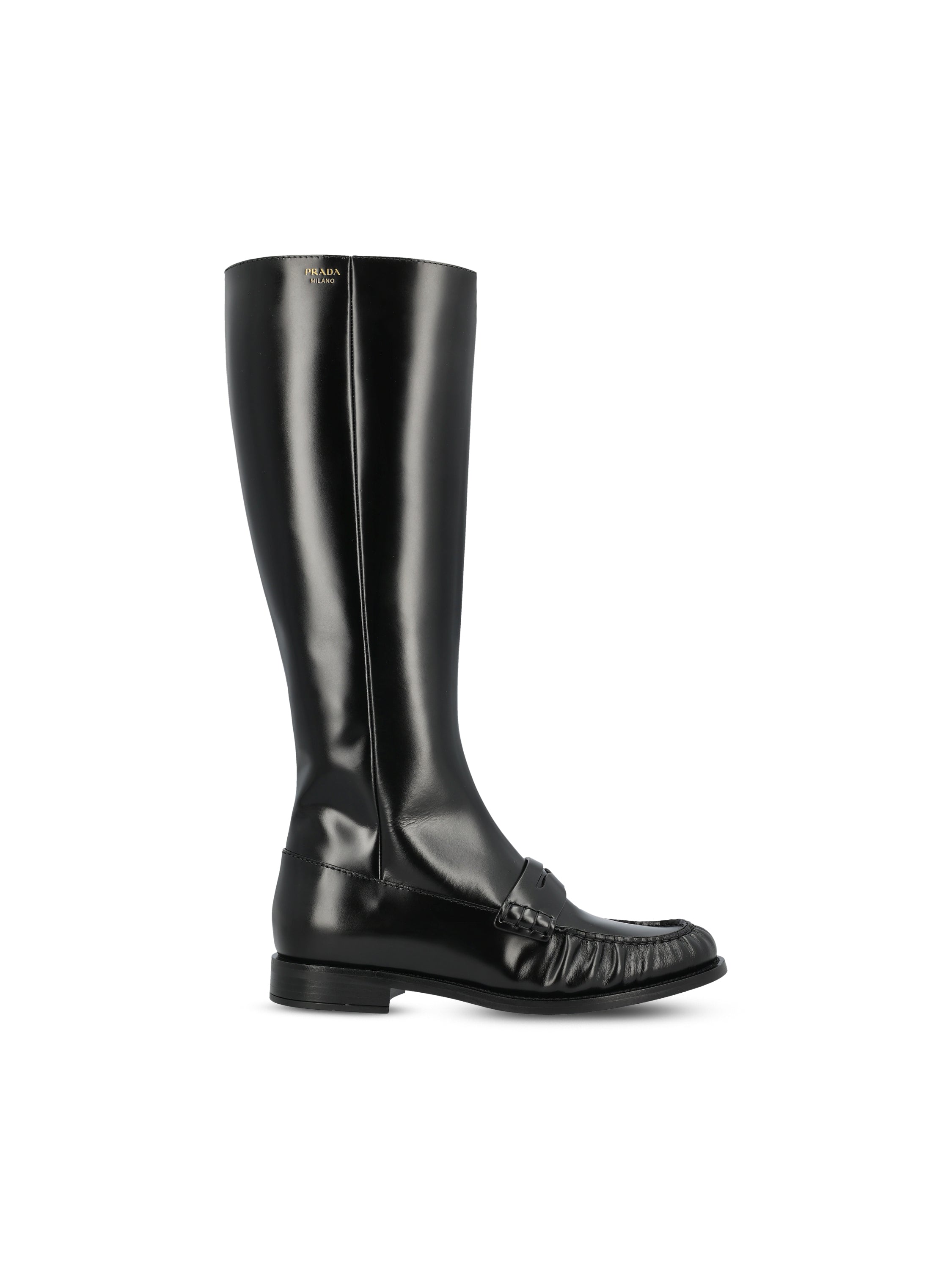 Stivali realizzati in pelle di vitello. 1W201O P39F0002 PRADA 