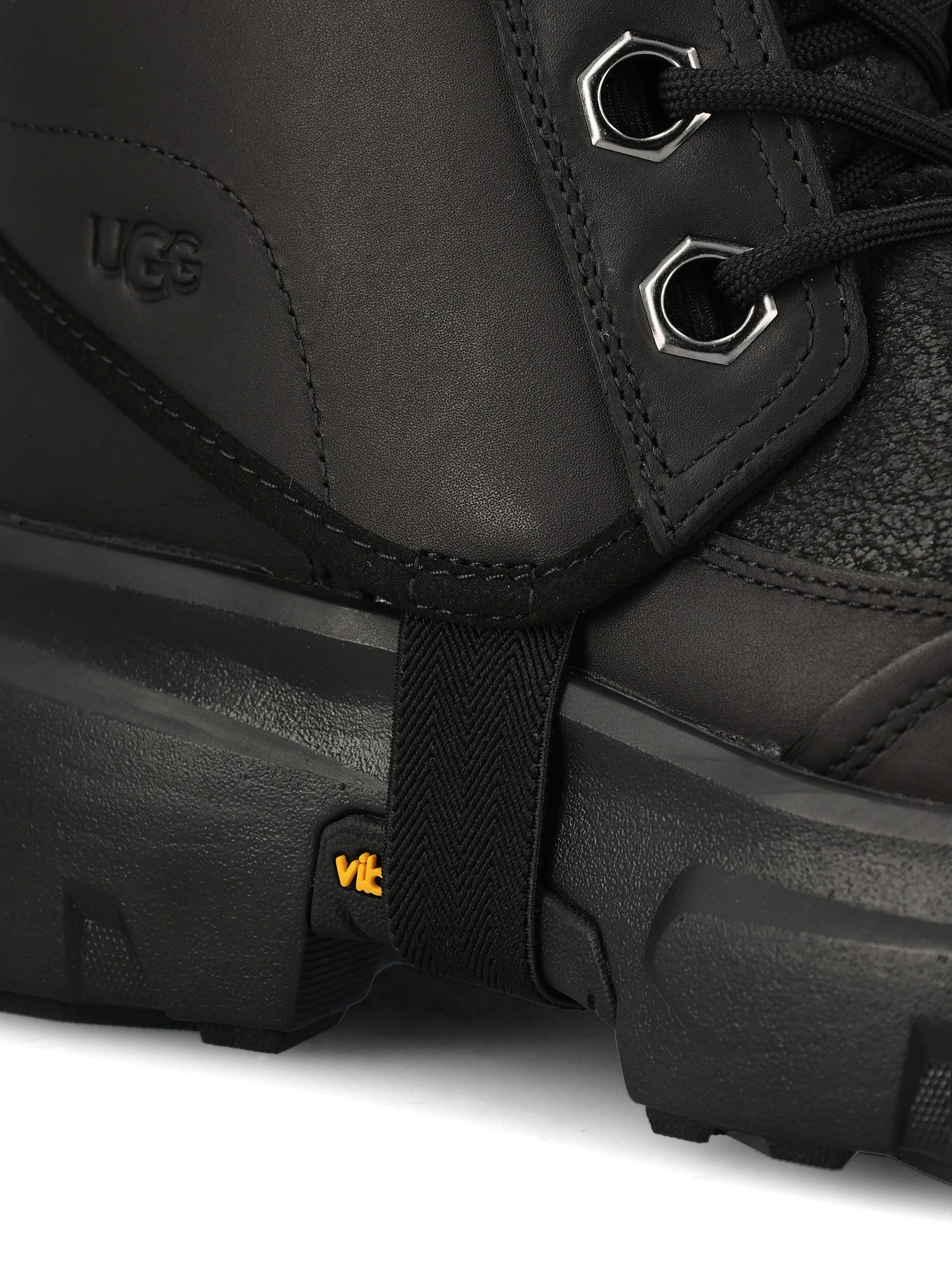 Stivali realizzati in montone. 1171351 BLK UGG 