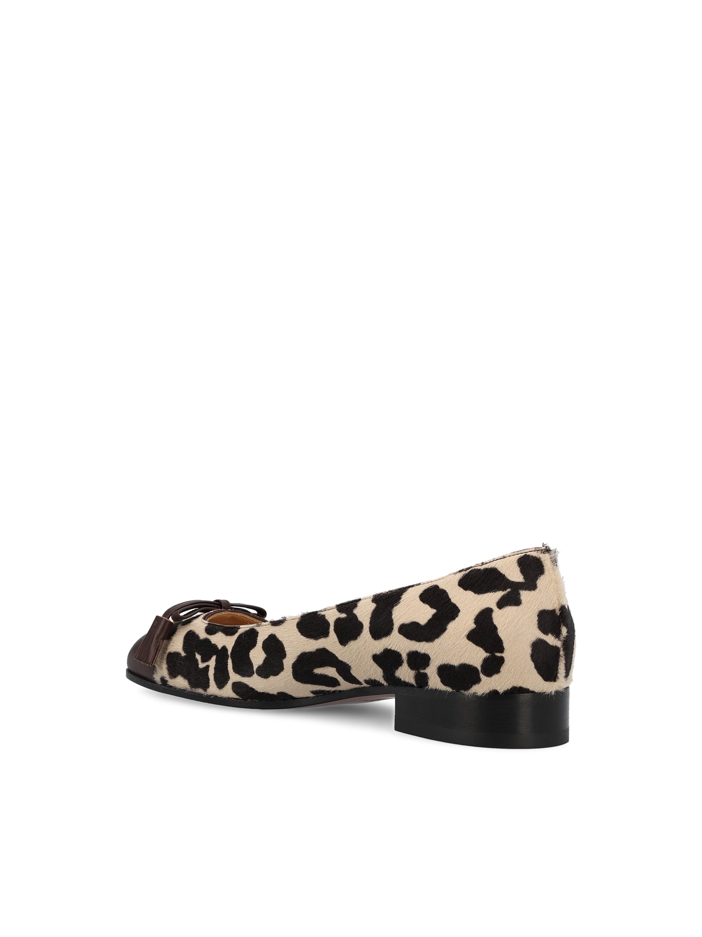 Ballerine realizzate in pelle di vitello. 7W2S0MR8ESS BNB VALENTINO GARAVANI 
