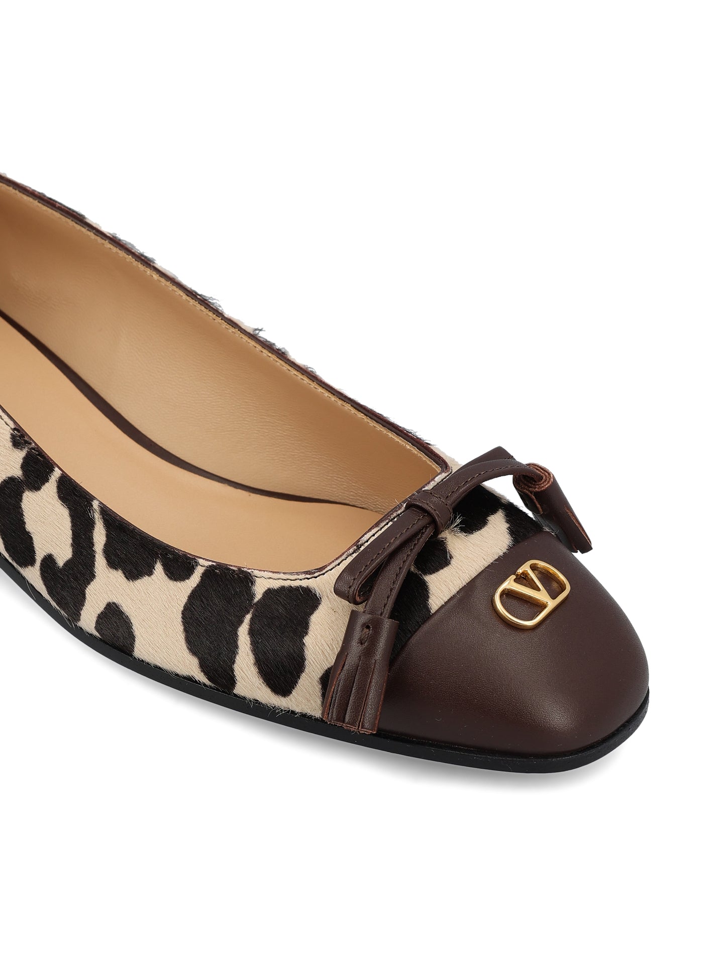 Ballerine realizzate in pelle di vitello. 7W2S0MR8ESS BNB VALENTINO GARAVANI 