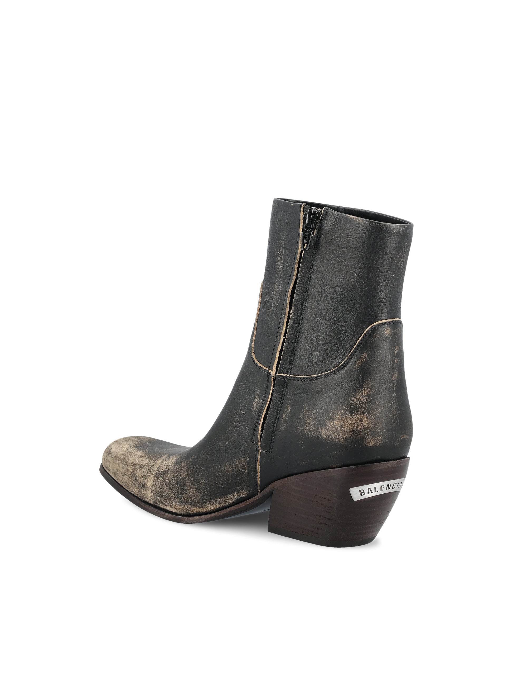 Stivali realizzati in pelle. 853787 WB2271090 BALENCIAGA 