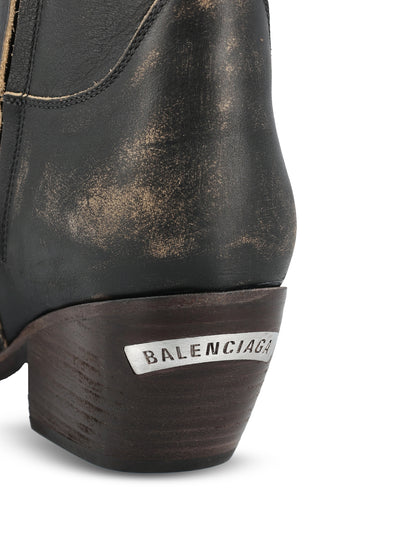 Stivali realizzati in pelle. 853787 WB2271090 BALENCIAGA 