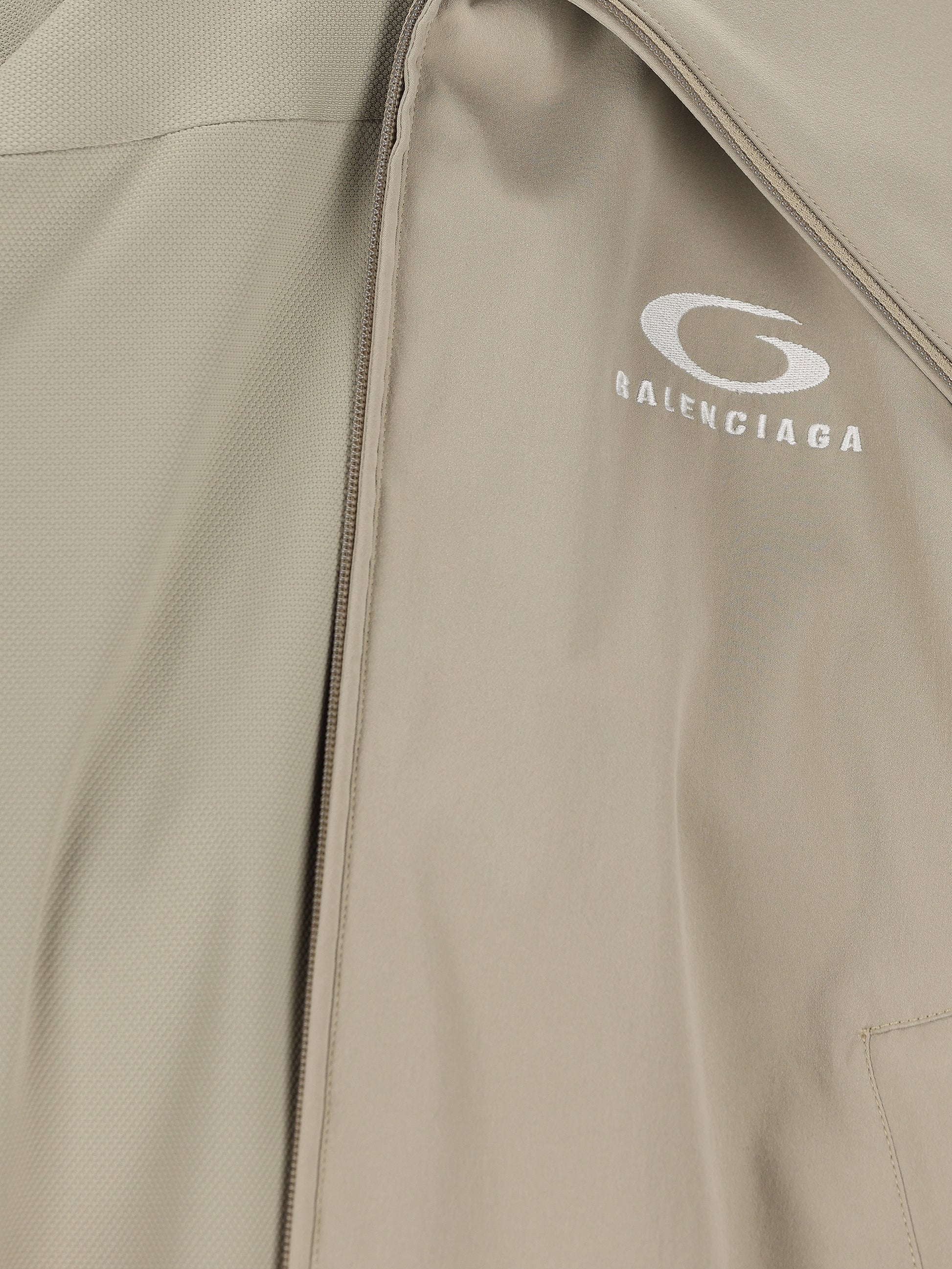 Giacca realizzata in poliestere. 857673 TRO319577 BALENCIAGA 