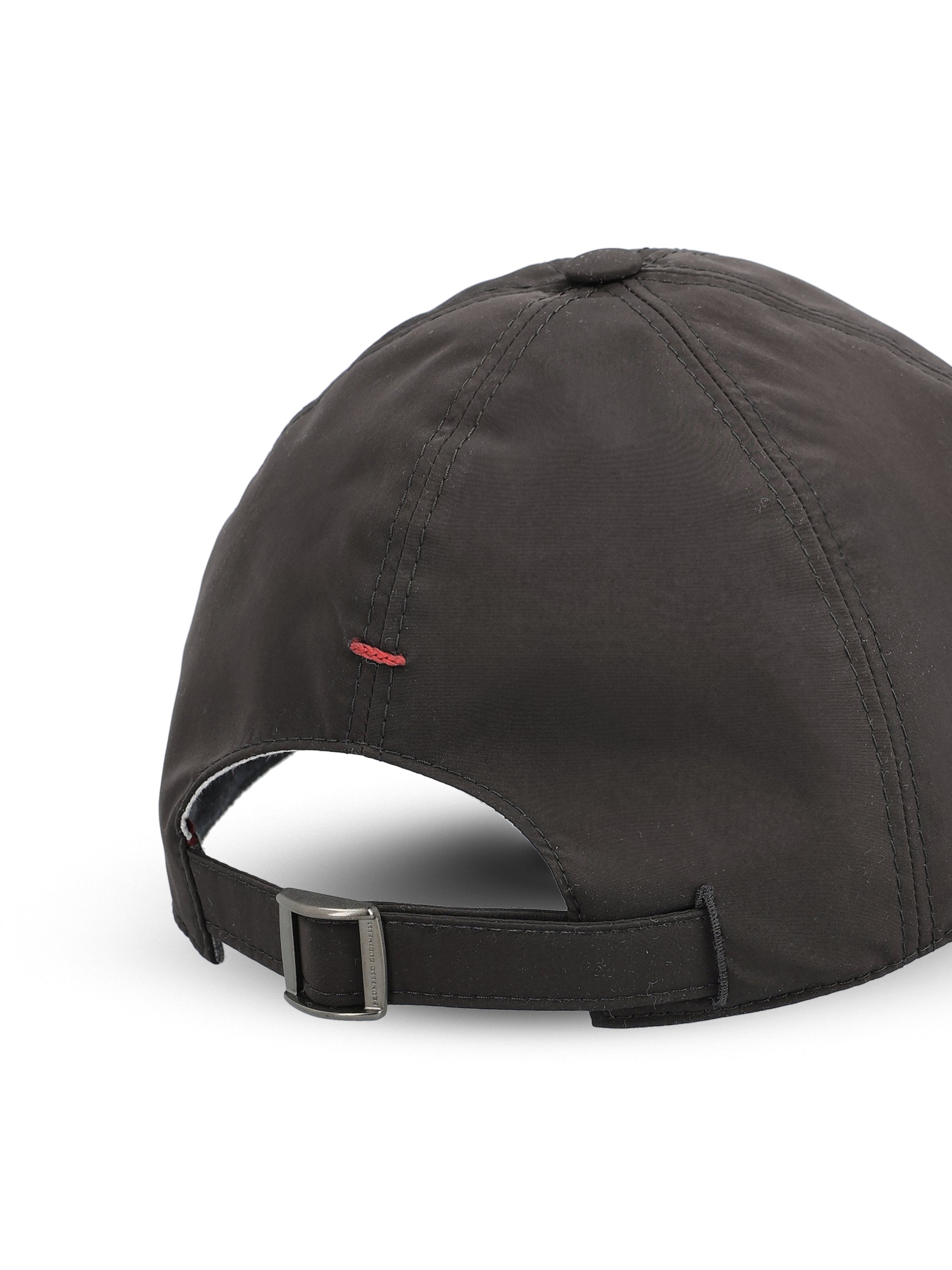 Cappello realizzato in nylon. MM4799859 CVZ25 BRUNELLO CUCINELLI 