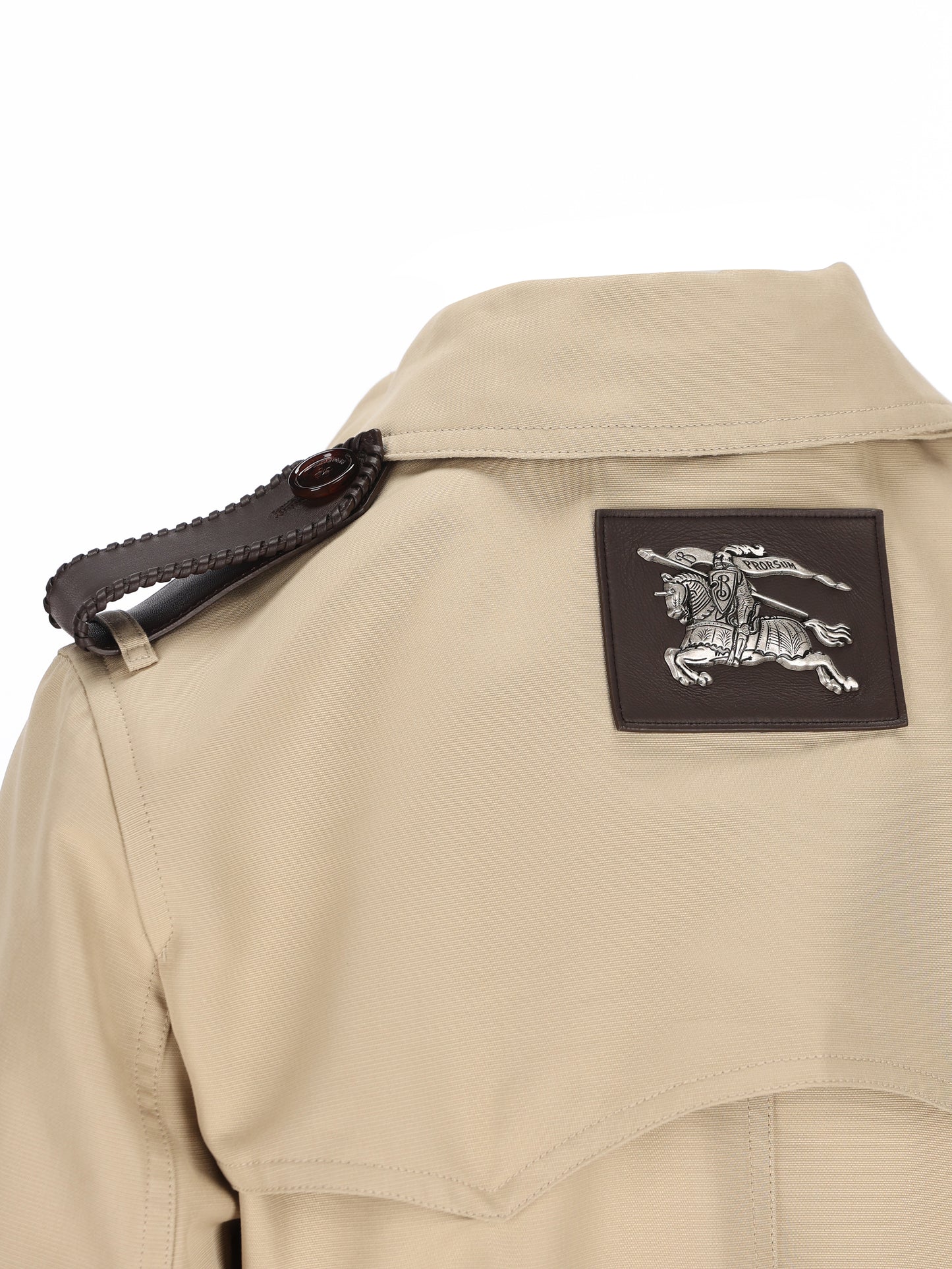 Trench realizzato in seta e cotone. 8126448 A2151 BURBERRY 