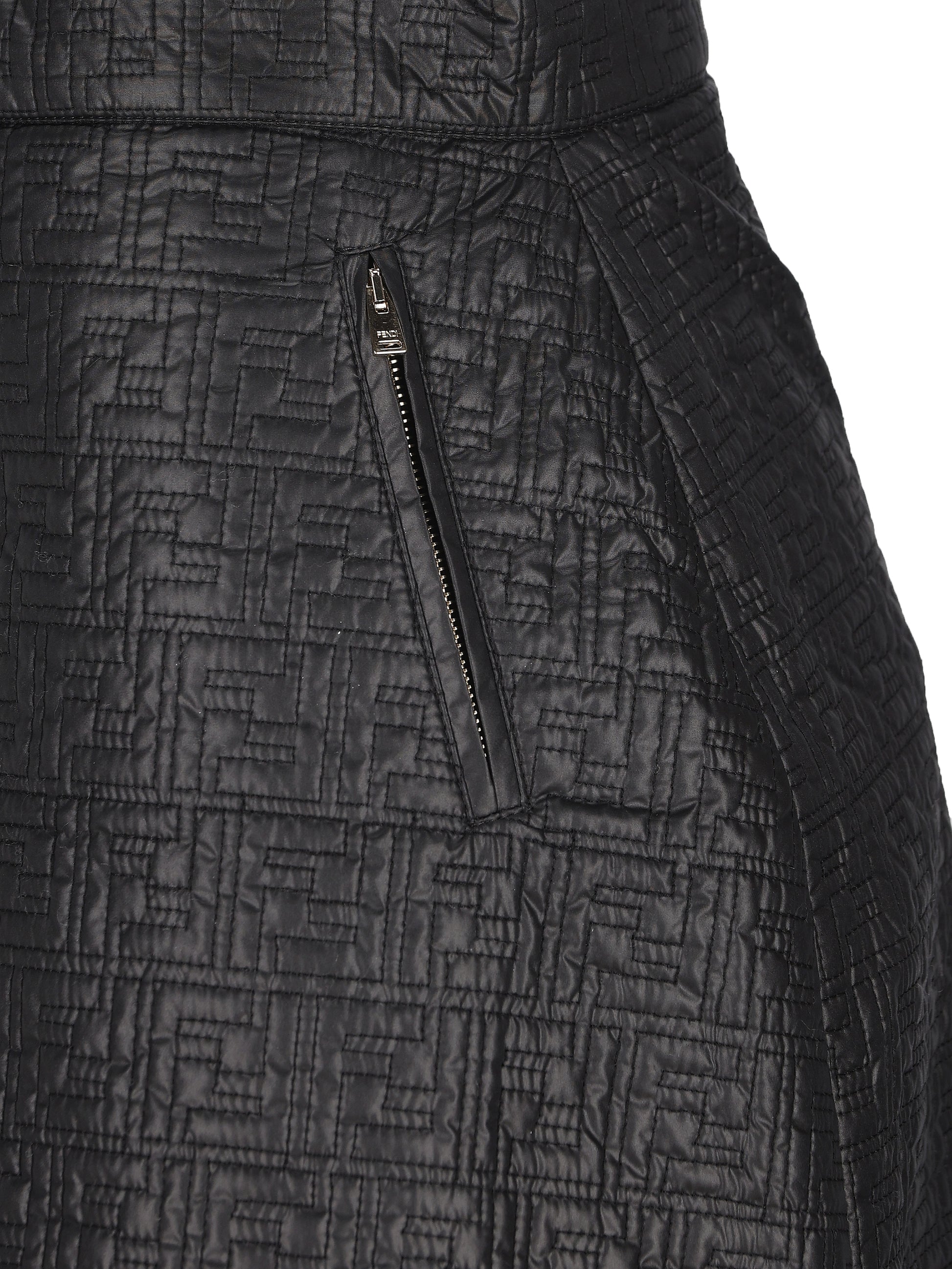 Gonna realizzata in nylon trapuntato. FAB407 AT9CF0GME FENDI 
