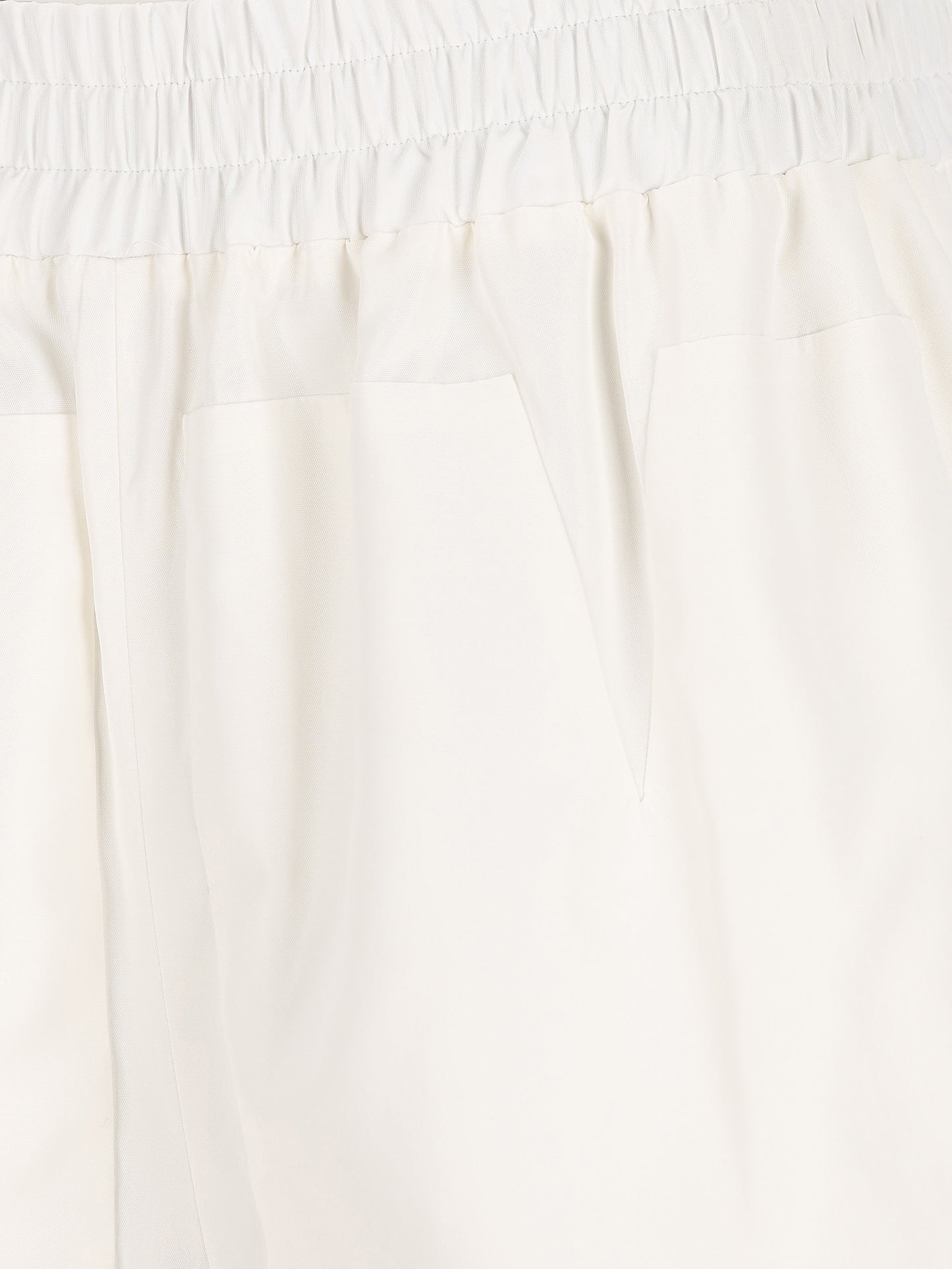 Shorts realizzati in viscosa e poliammide. FR6716 AW9BF0ZNM FENDI 