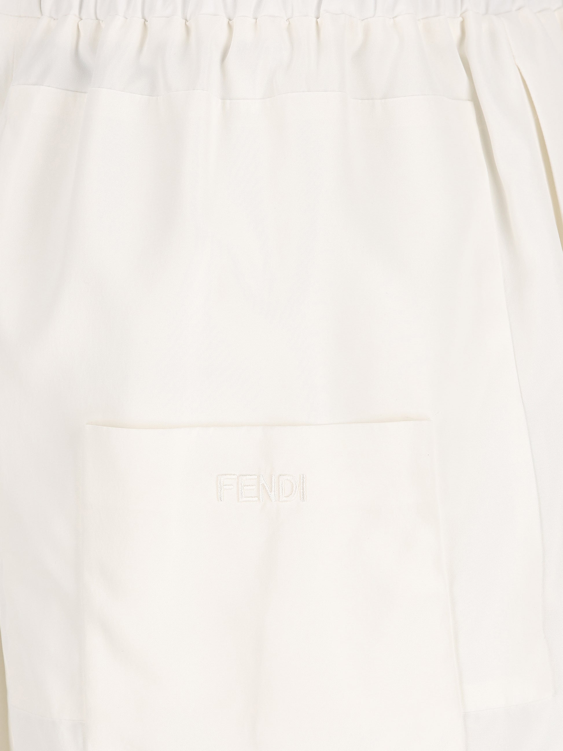 Shorts realizzati in viscosa e poliammide. FR6716 AW9BF0ZNM FENDI 