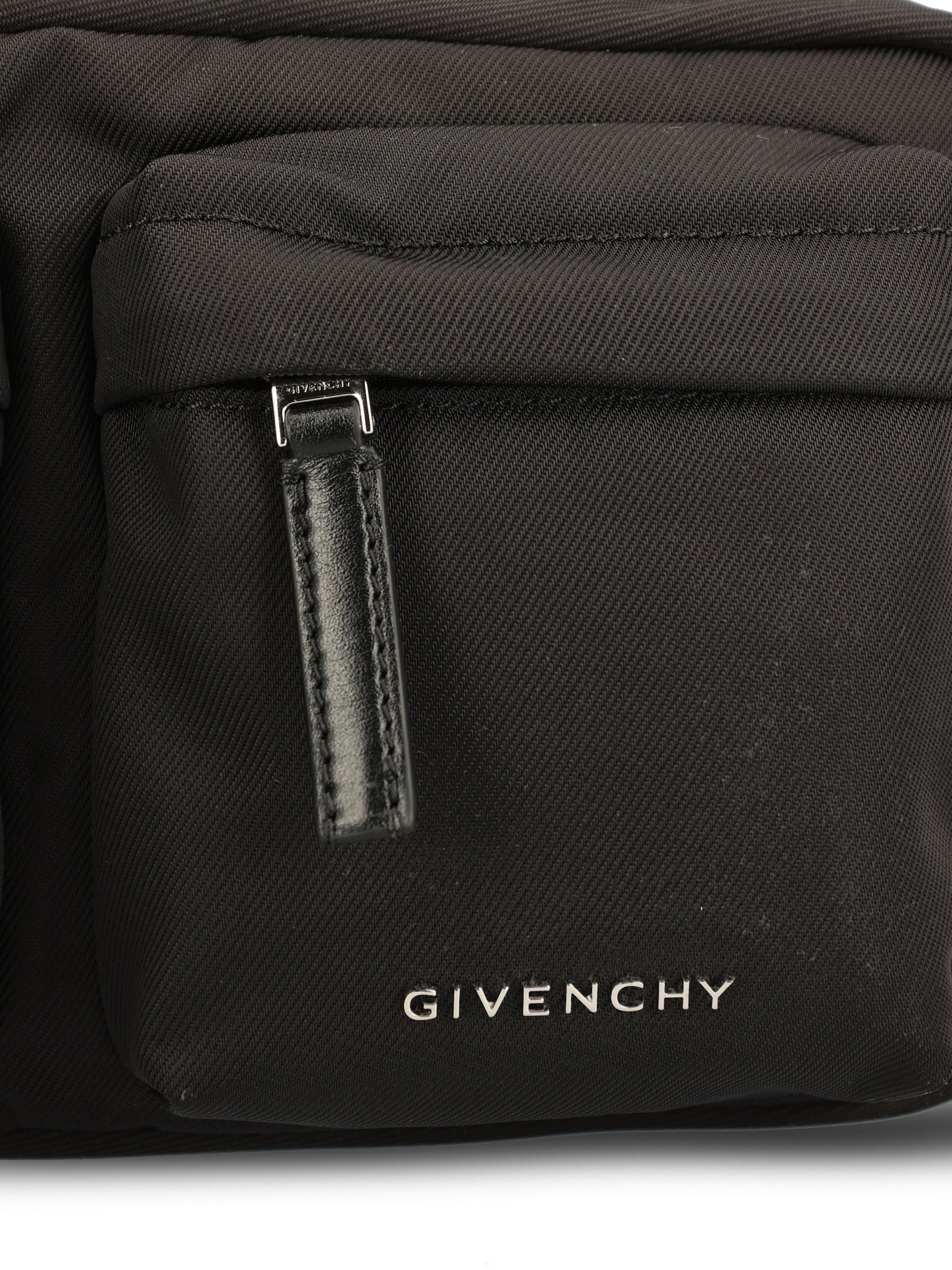 Marsupio realizzato in poliammide. BK50F8K1ZL 001 GIVENCHY 