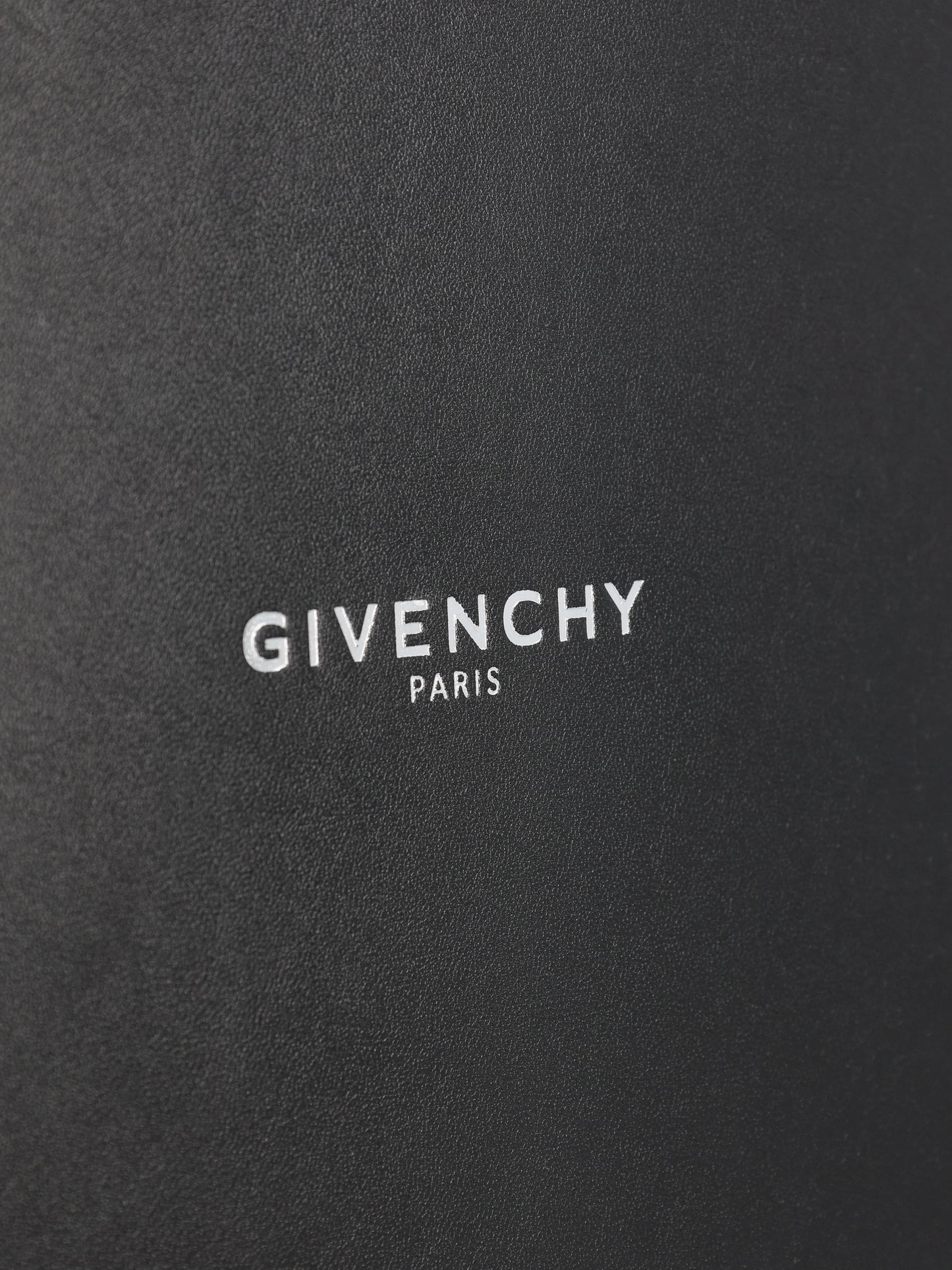 Pochette realizzata in pelle. BK60FXK21L 001 GIVENCHY 