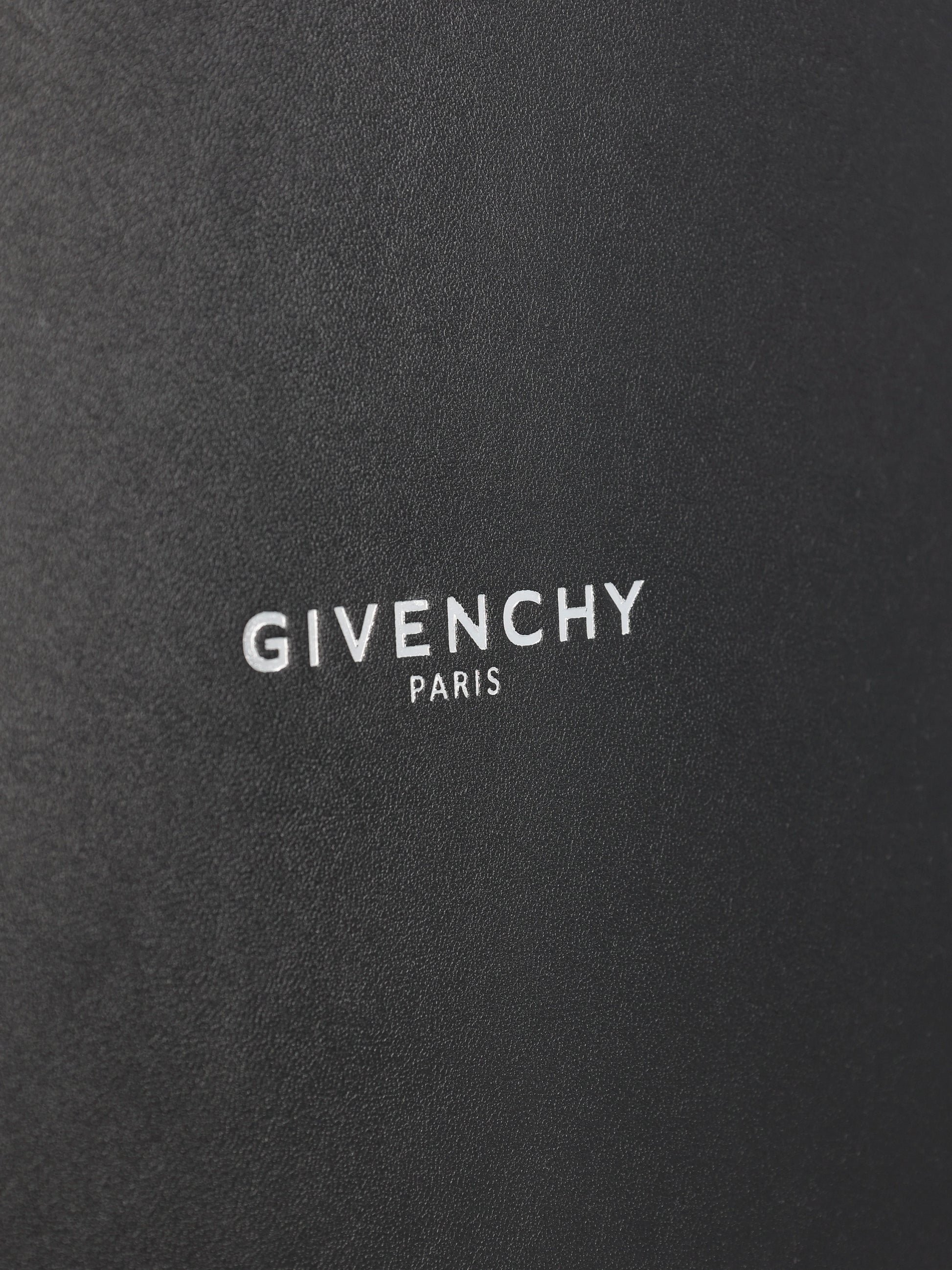 Pochette realizzata in pelle. BK60FXK21L 001 GIVENCHY 