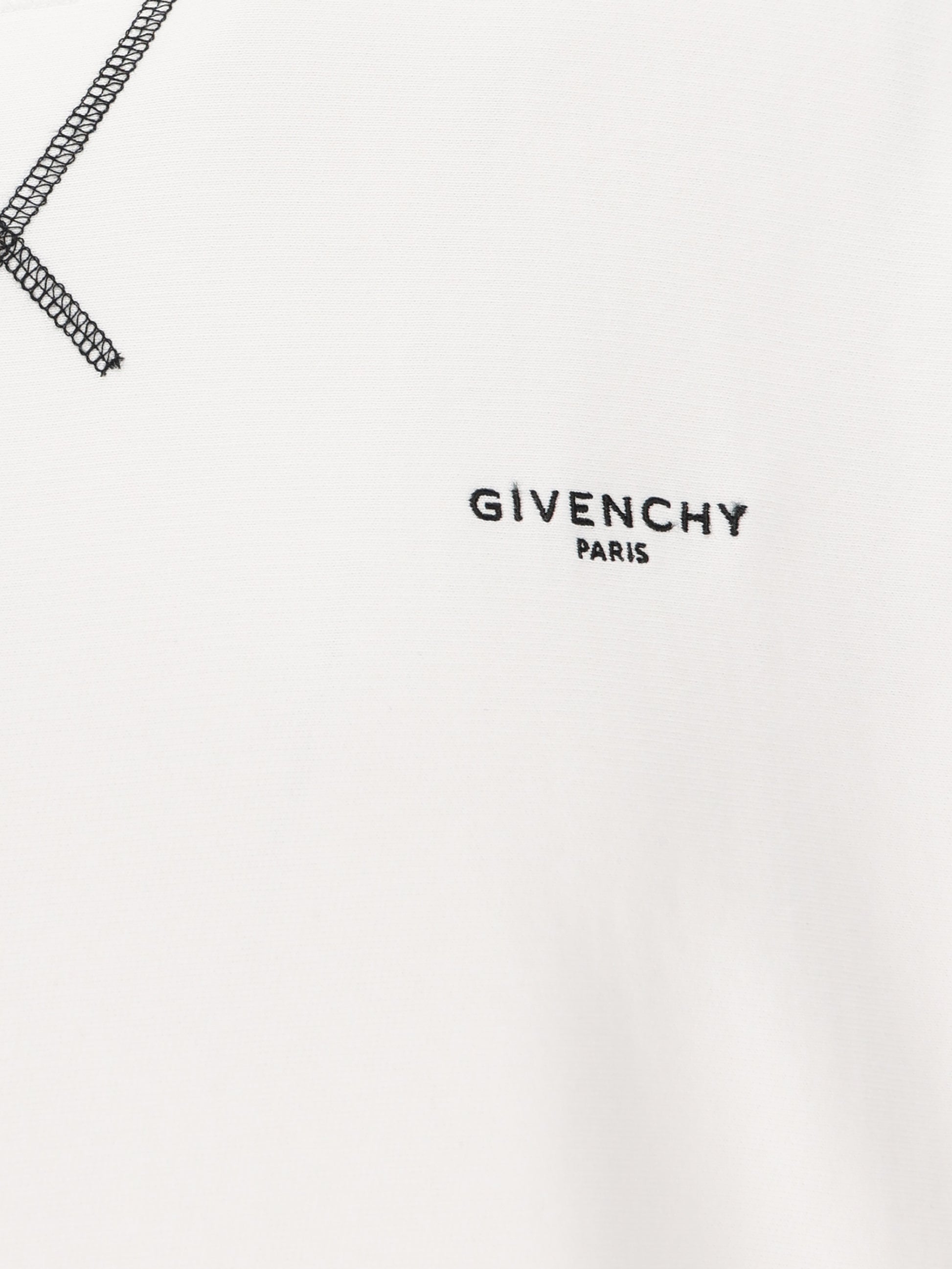 Felpa realizzata in cotone. BMJ0P63YS1 100 GIVENCHY 
