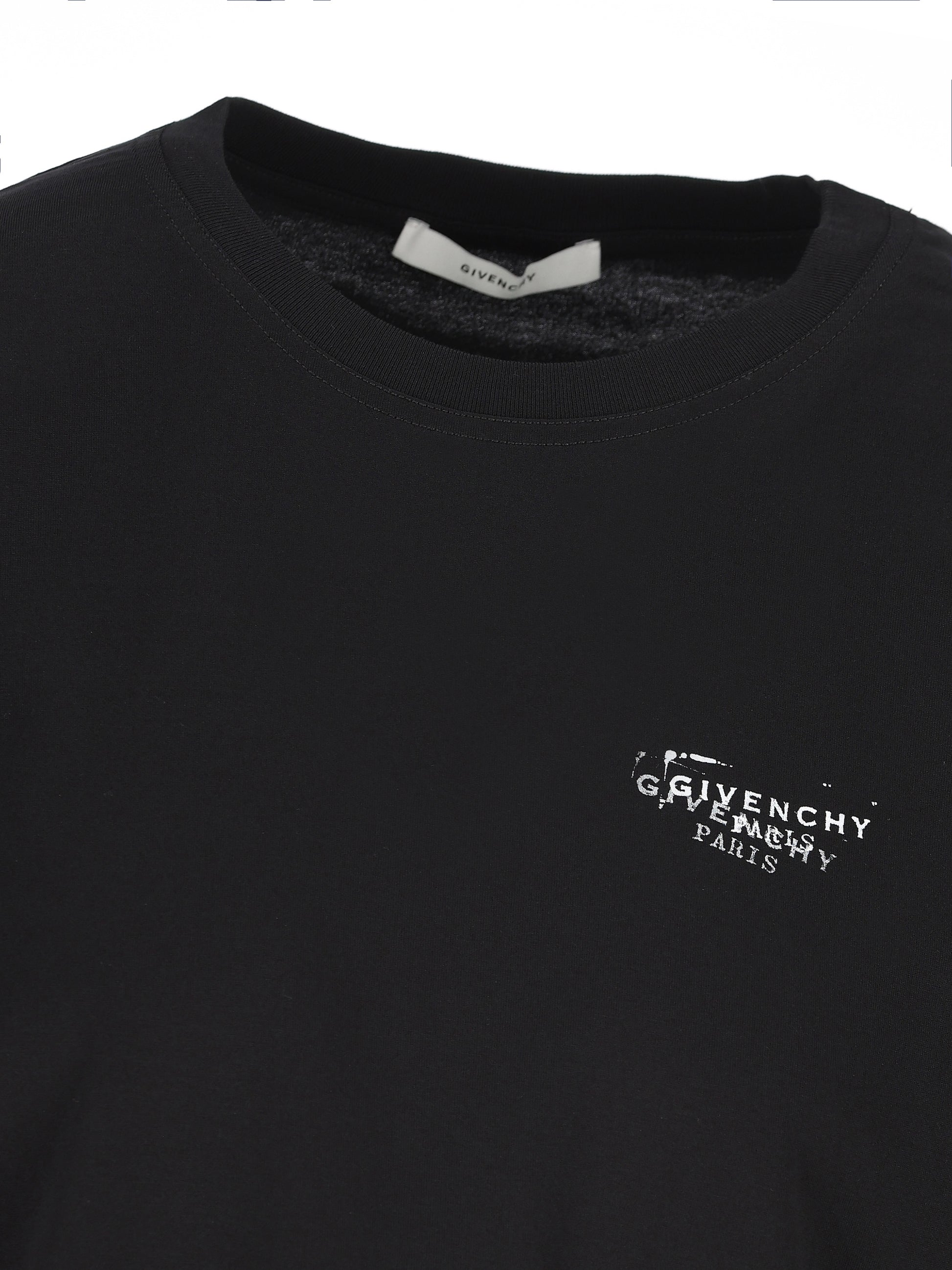 T-Shirt realizzata in cotone. BW70FJP7A7 001 GIVENCHY 