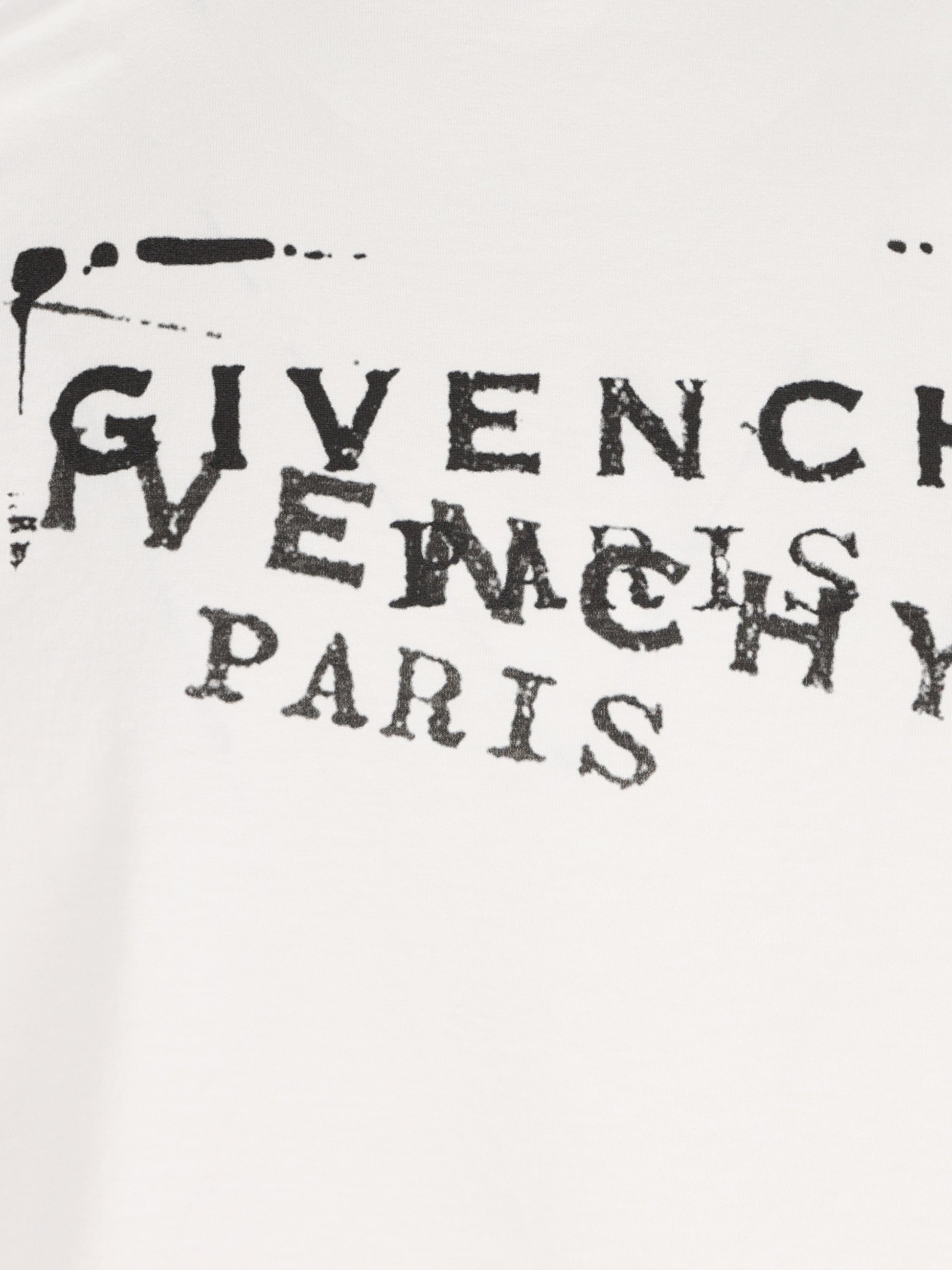 T-Shirt realizzata in cotone. BW70FJP7A7 100 GIVENCHY 