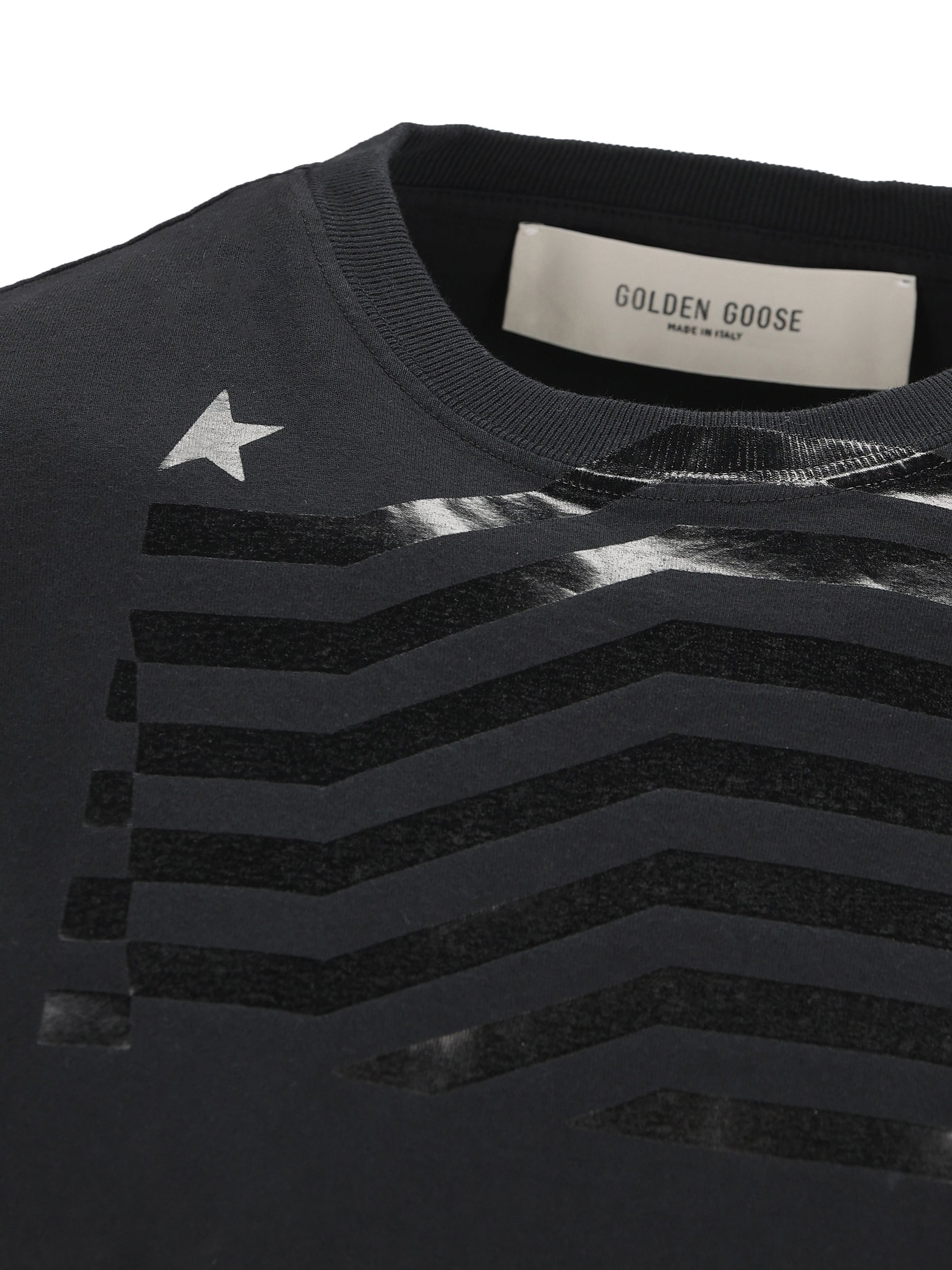 T-Shirt realizzata in cotone. GUP01220 P00237090100 GOLDEN GOOSE 