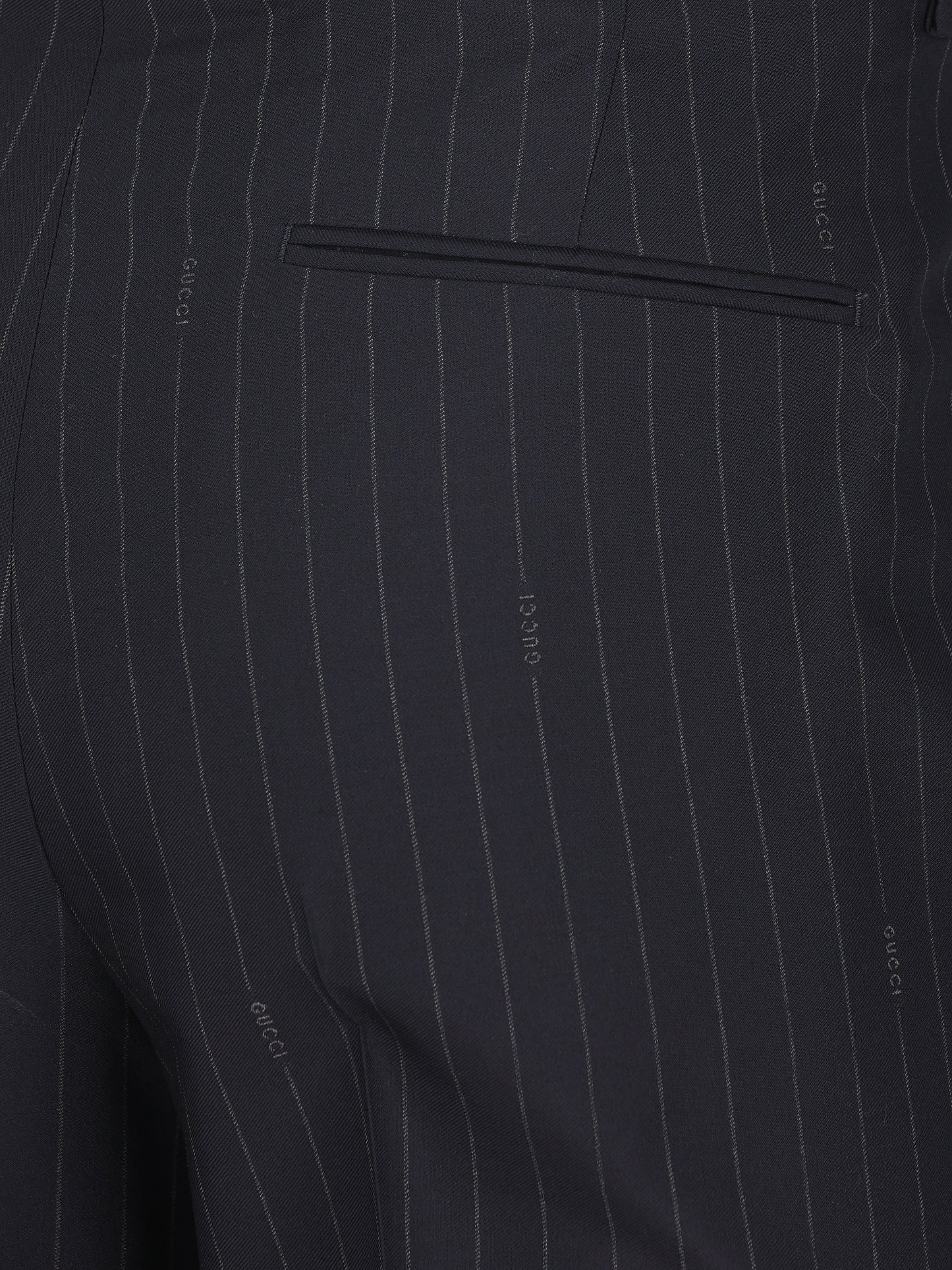 Pantaloni realizzati in lana. 814299 ZAS7A4405 GUCCI 