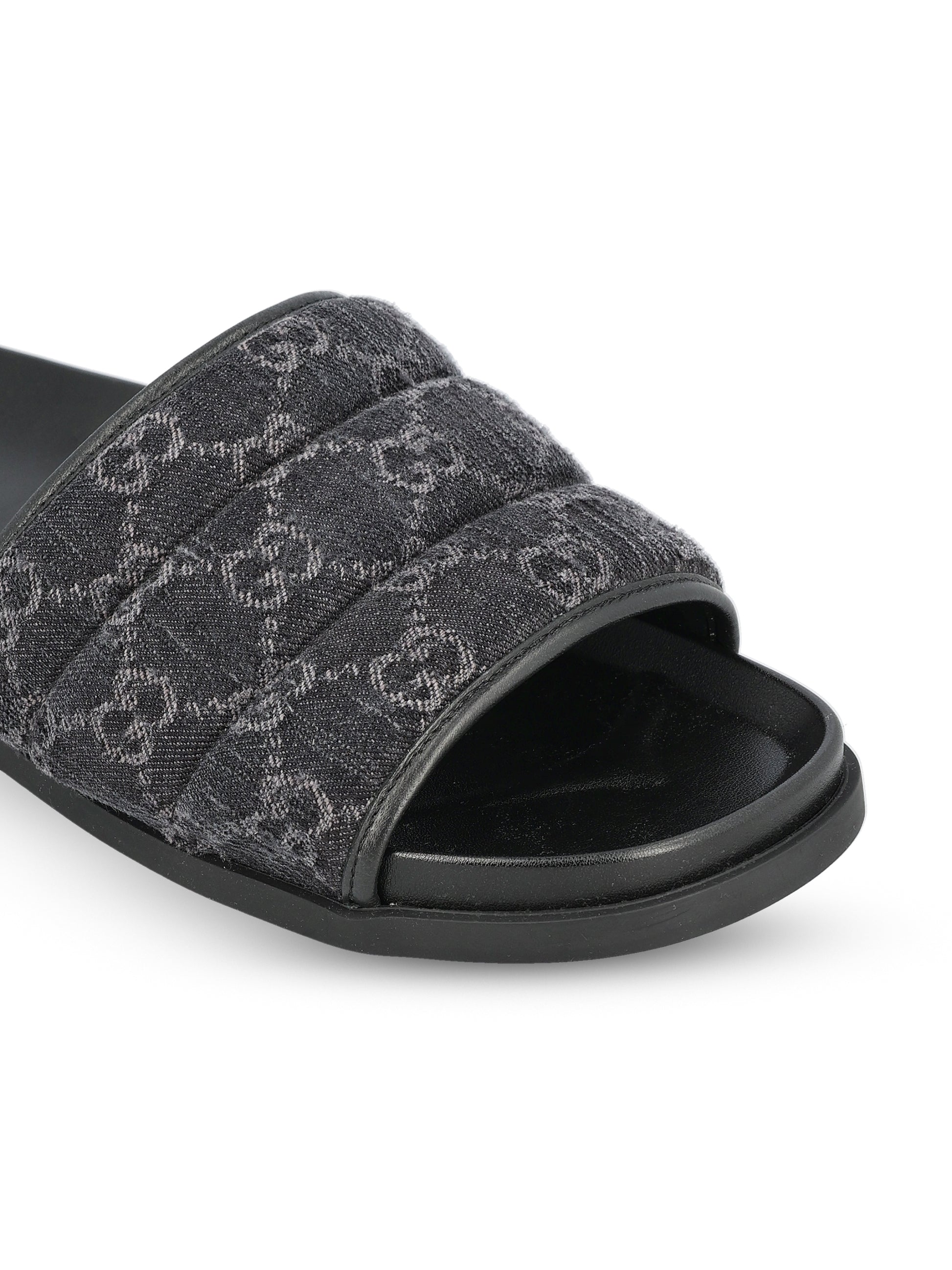 Sandalo realizzato in denim. 838089 FAFPY8473 GUCCI 