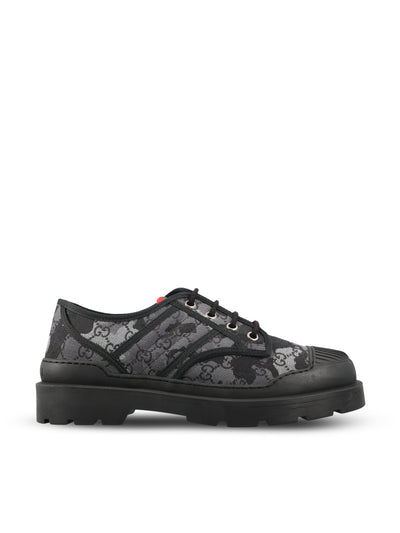 Stringata realizzata in tessuto GG. 848027 FAFLX8466 GUCCI 